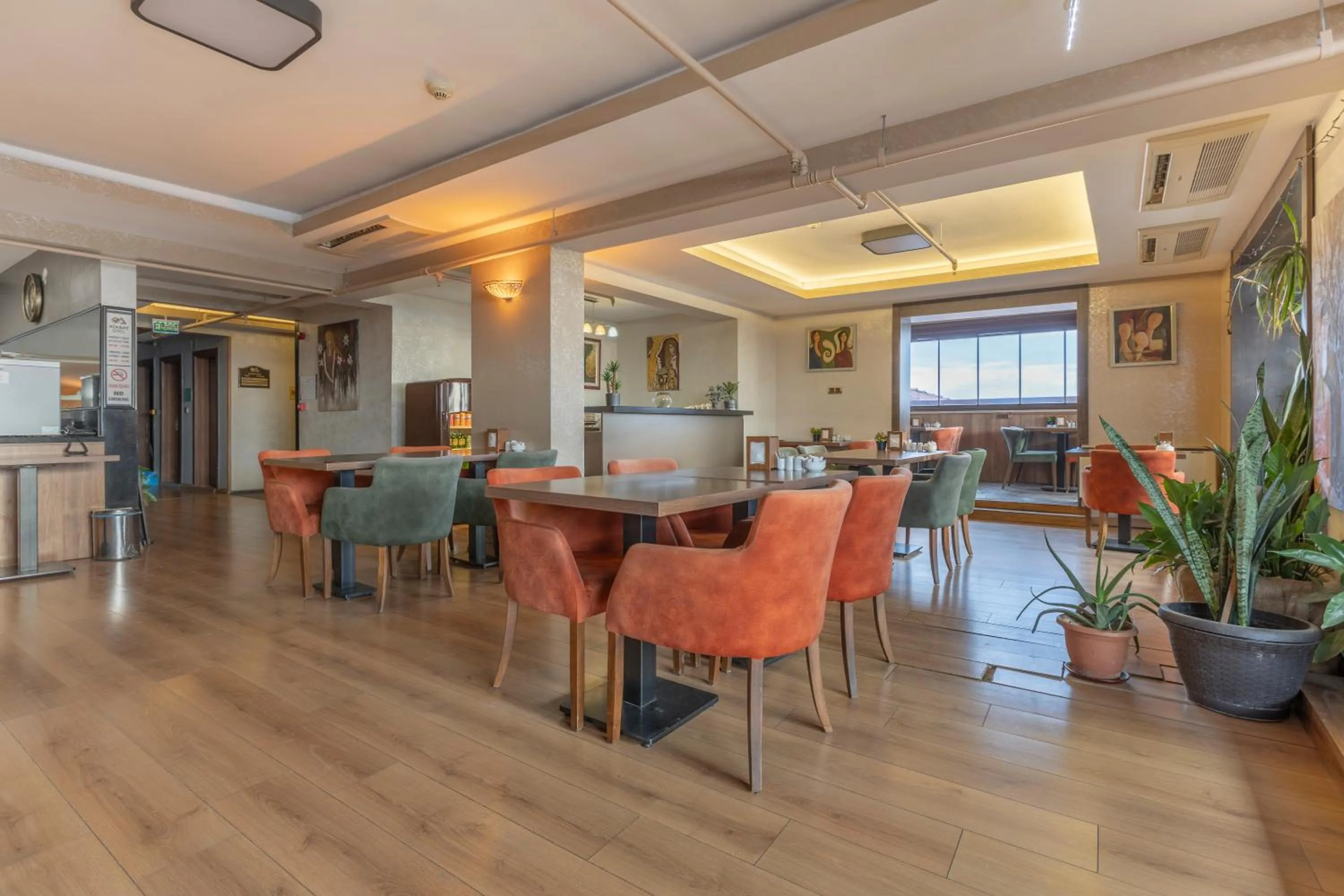 Restaurant/places to eat in Hotel Atabay