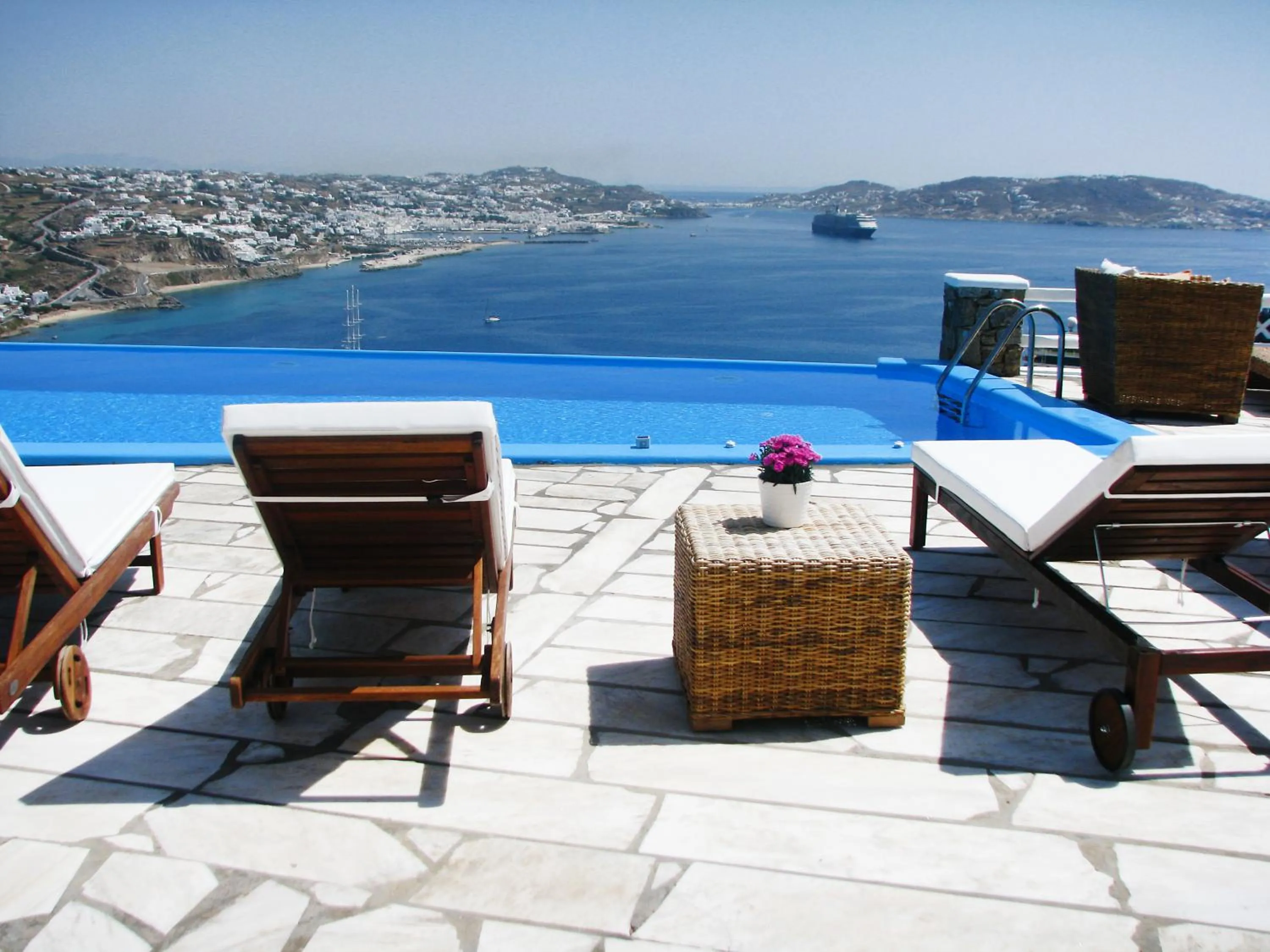 Day in Aeri Villas & Apartments