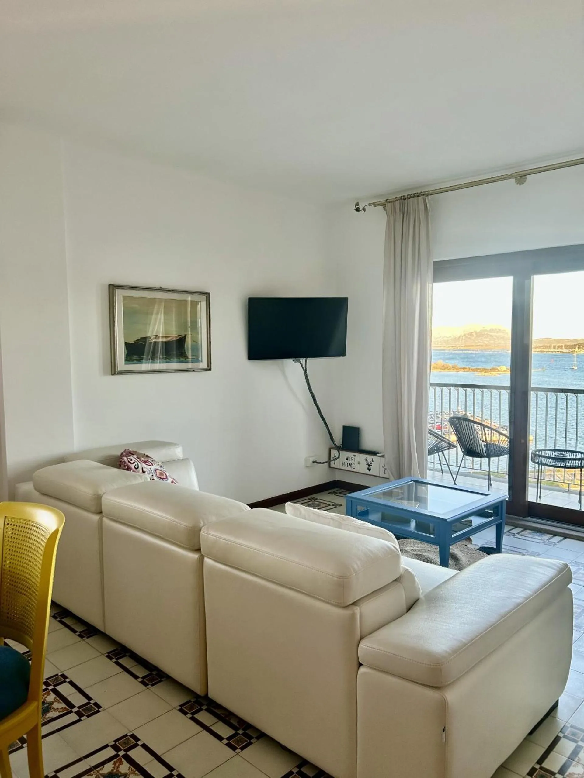 Communal lounge/ TV room in Mv Home