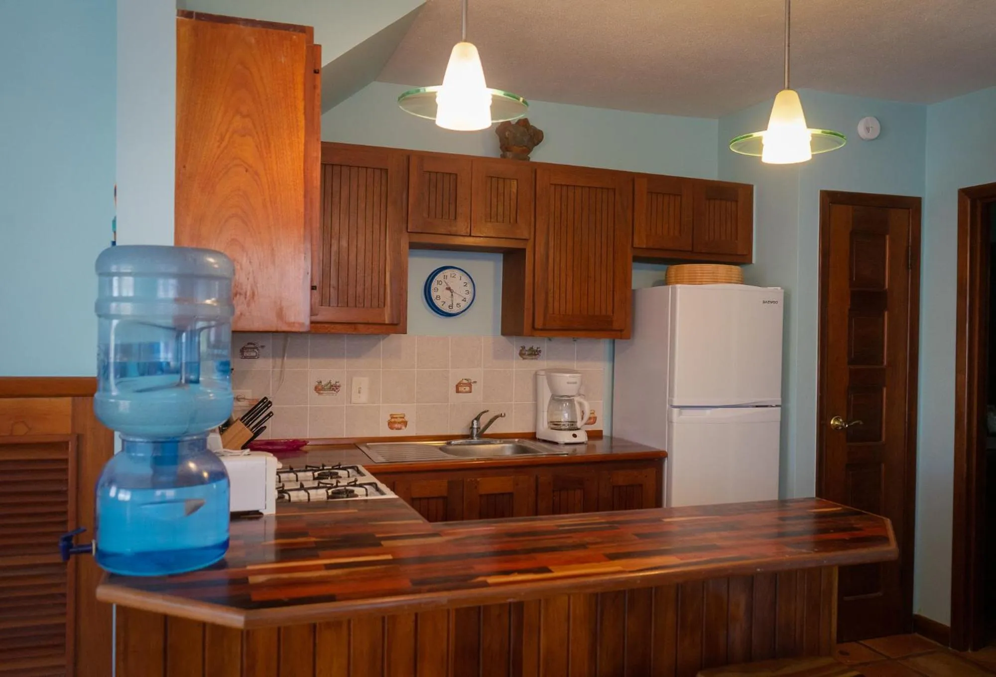 Kitchen or kitchenette in Isla Bonita Yacht Club