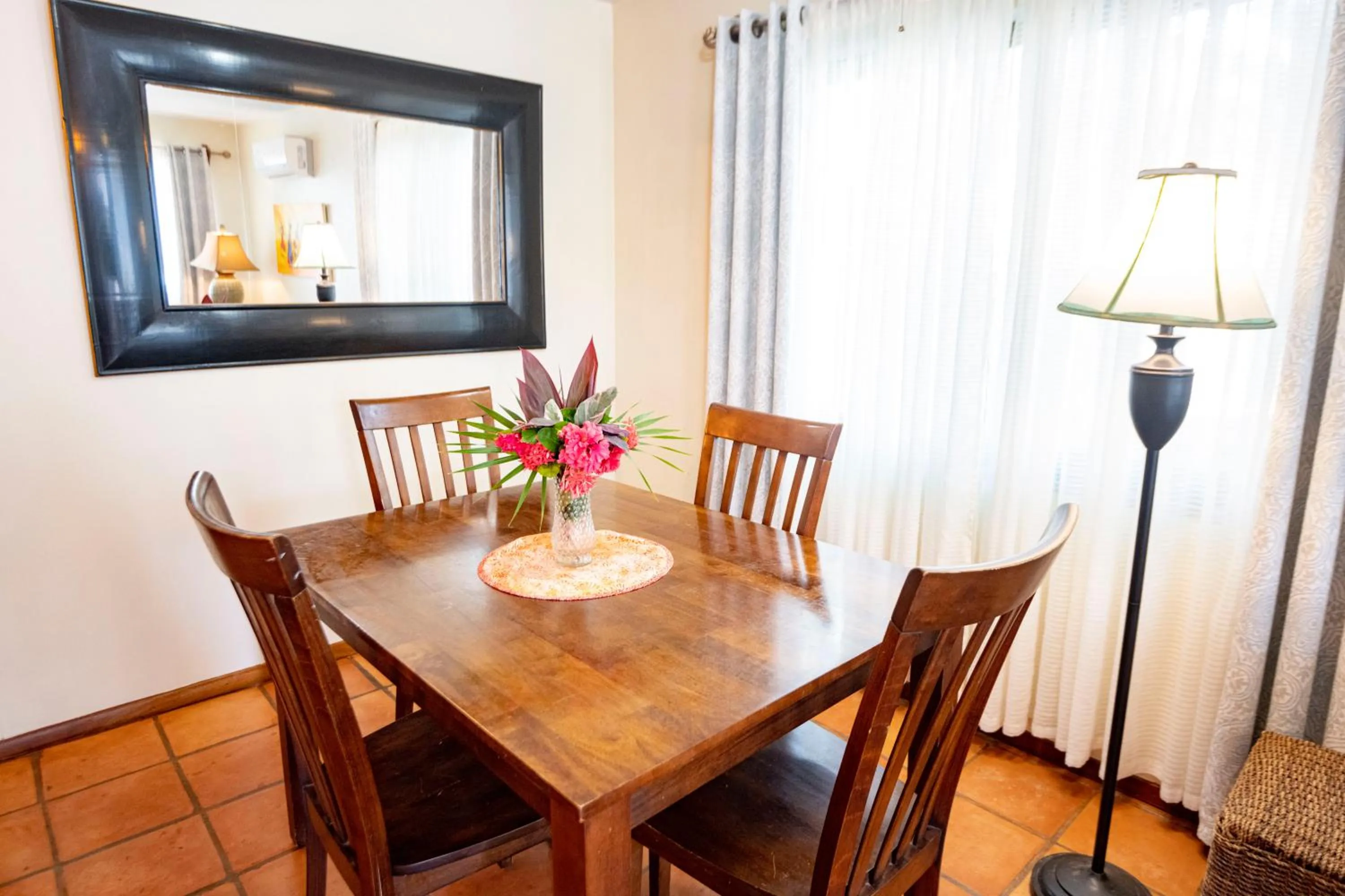 Dining area in Isla Bonita Yacht Club