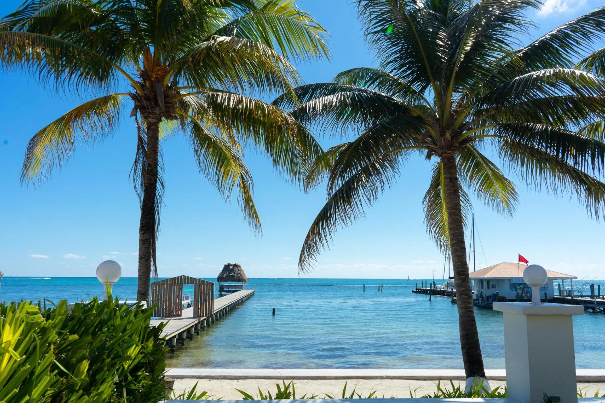 Beach in Isla Bonita Yacht Club