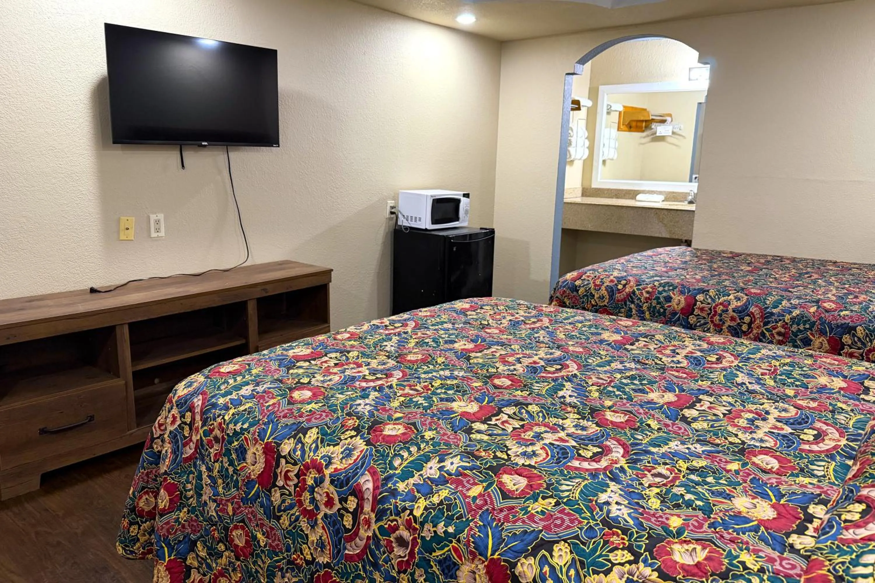 Bedroom, Bed in Budget Inn By OYO Corpus Christi Beach