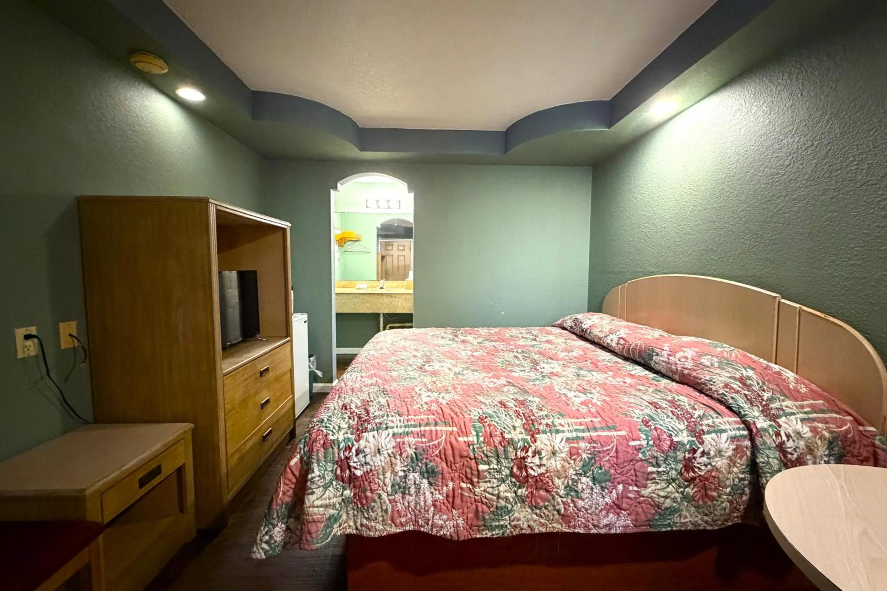 Bedroom, Bed in Budget Inn By OYO Corpus Christi Beach