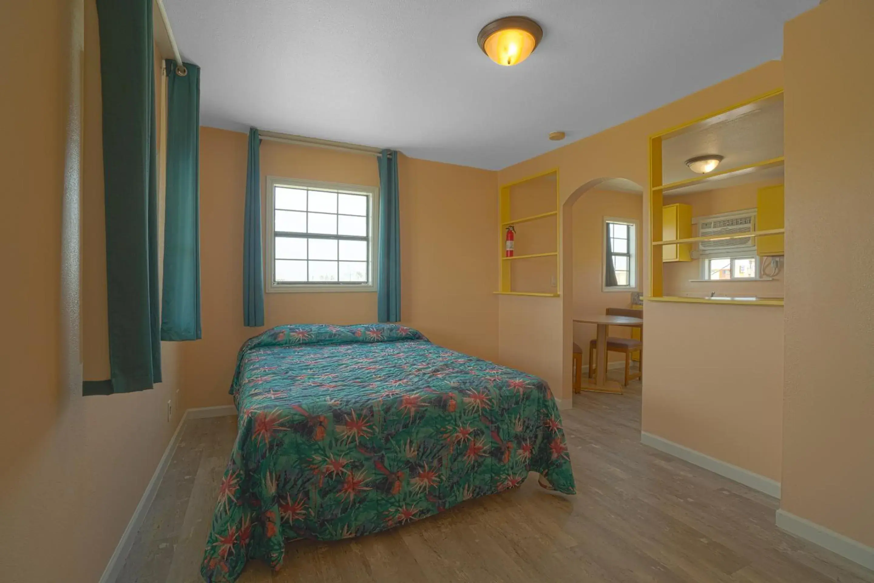 Queen Bed with Kitchenette Non-Smoking in Budget Inn By OYO Corpus Christi Beach Queen Bed with Kitchenette Non-Smoking in Budget Inn By OYO Corpus Christi Beach