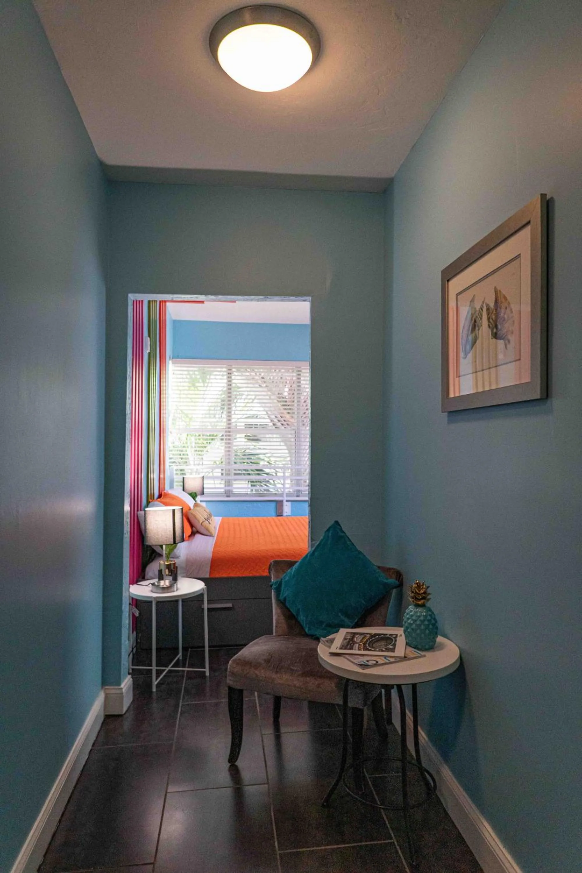 Bed in Beds n' Drinks