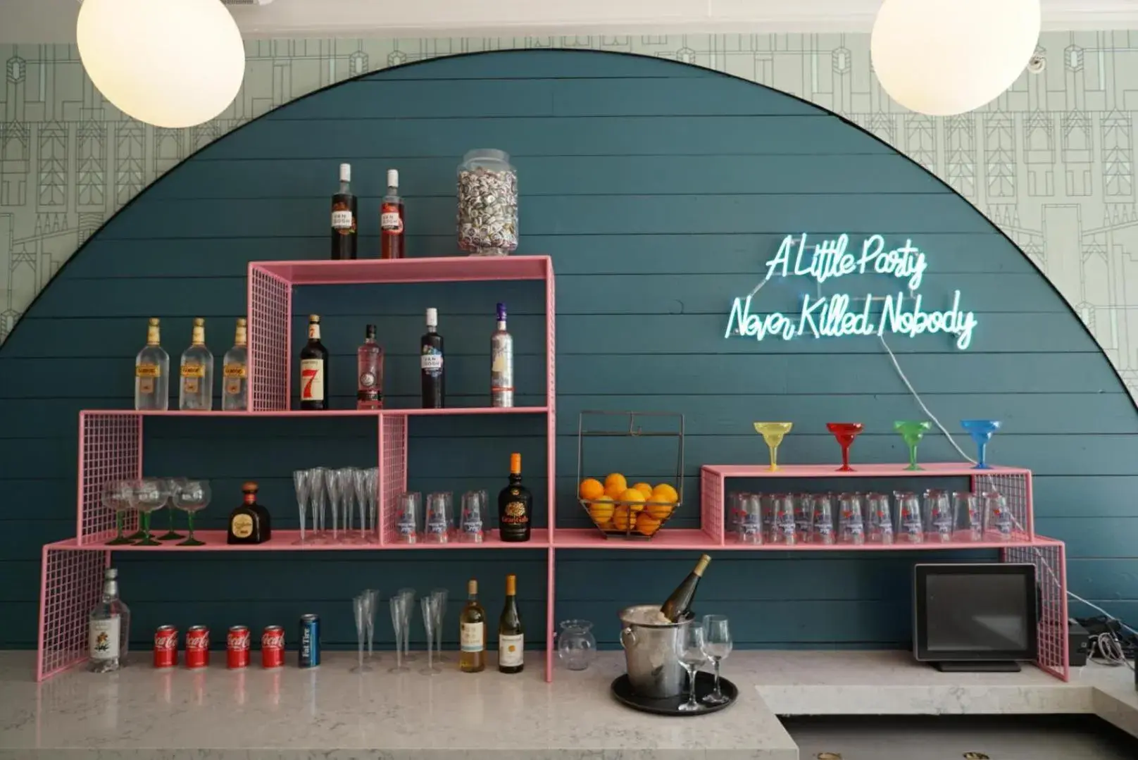 Lounge or bar in Beds n' Drinks Lounge or bar in Beds n' Drinks