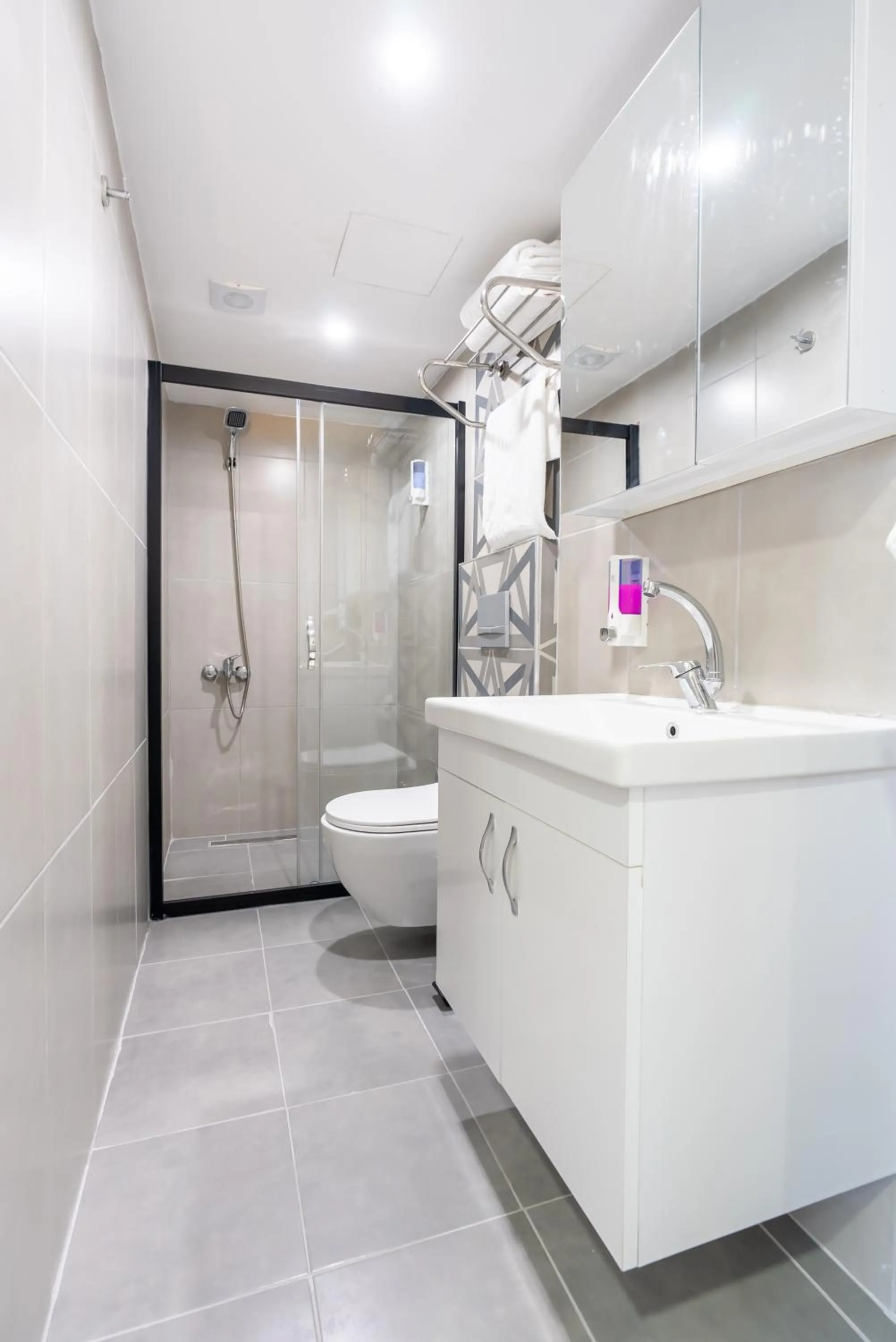 Shower in WP White Palace Hotel