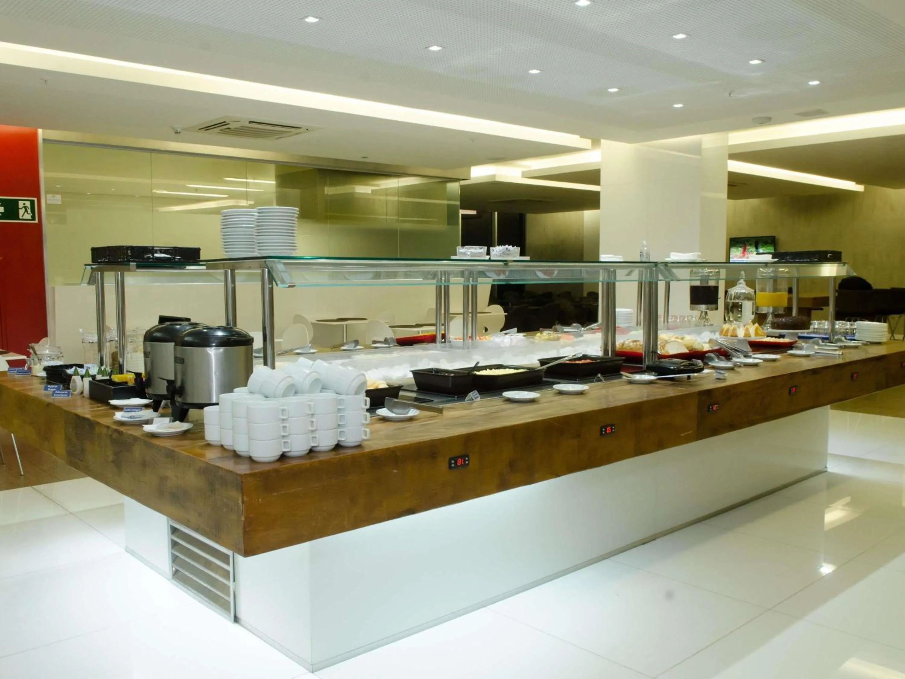 Restaurant/places to eat in ibis Styles Confins Aeroporto