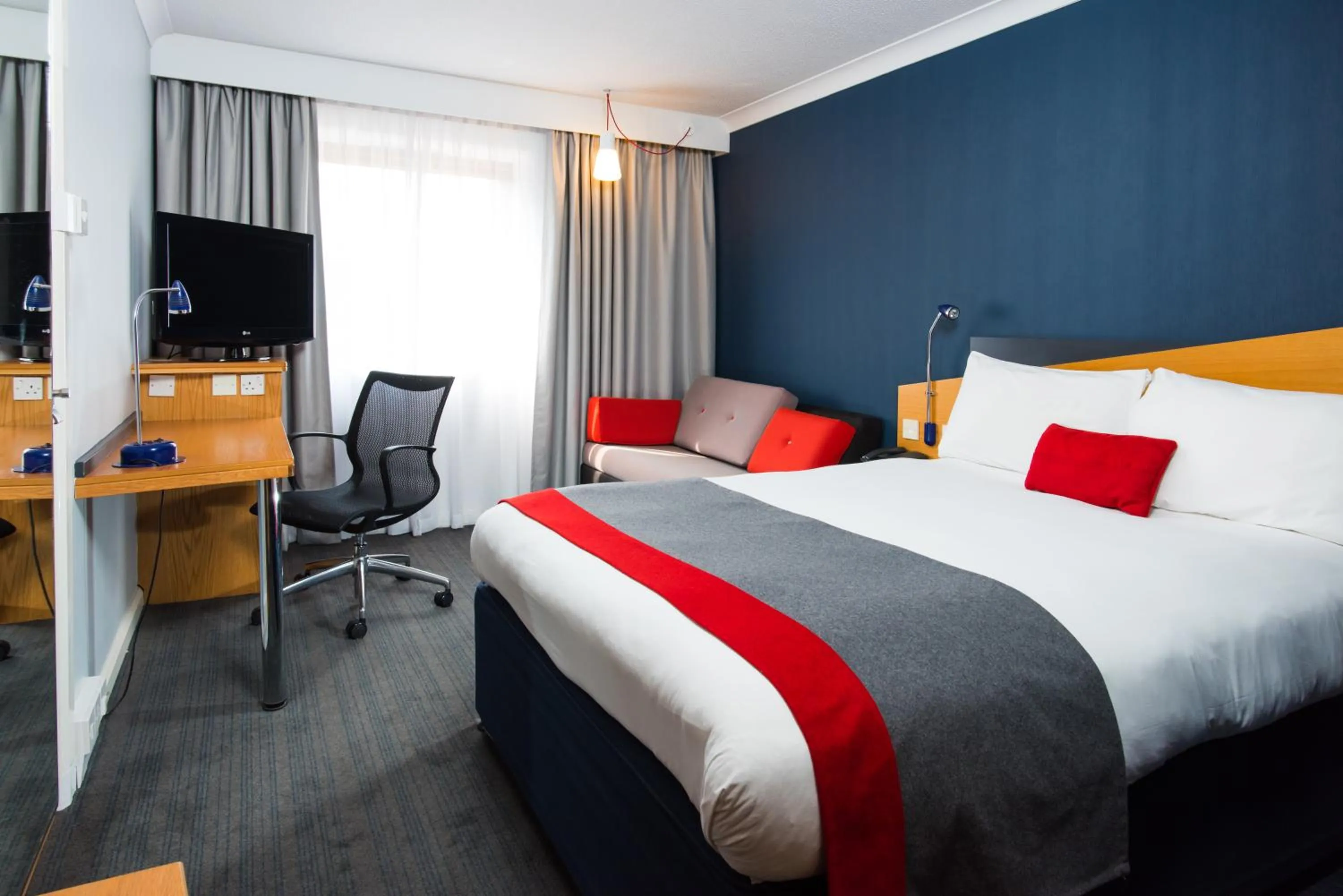 Bedroom, Bed in Holiday Inn Express Derby Pride Park by IHG