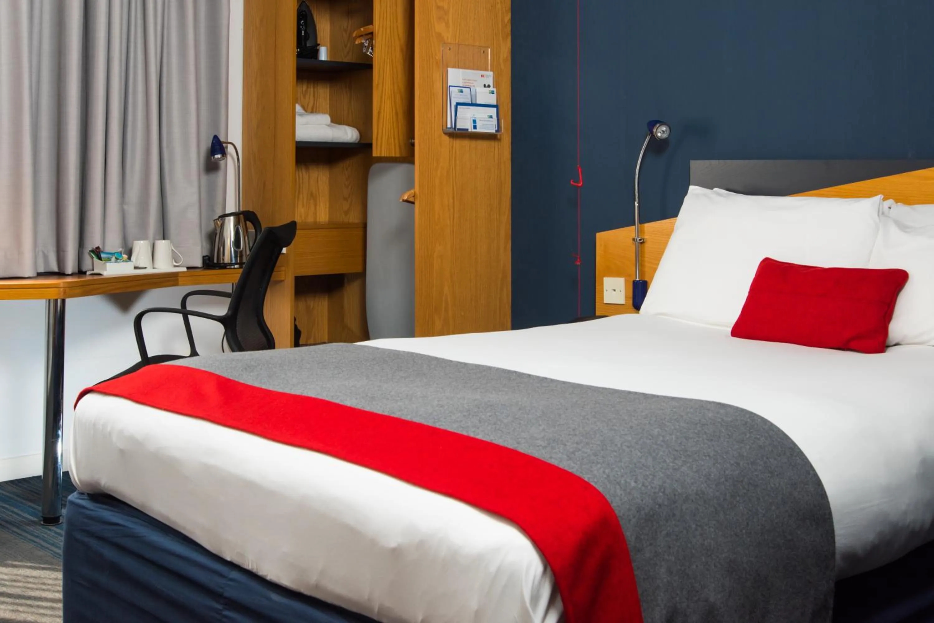 Bedroom, Bed in Holiday Inn Express Derby Pride Park by IHG