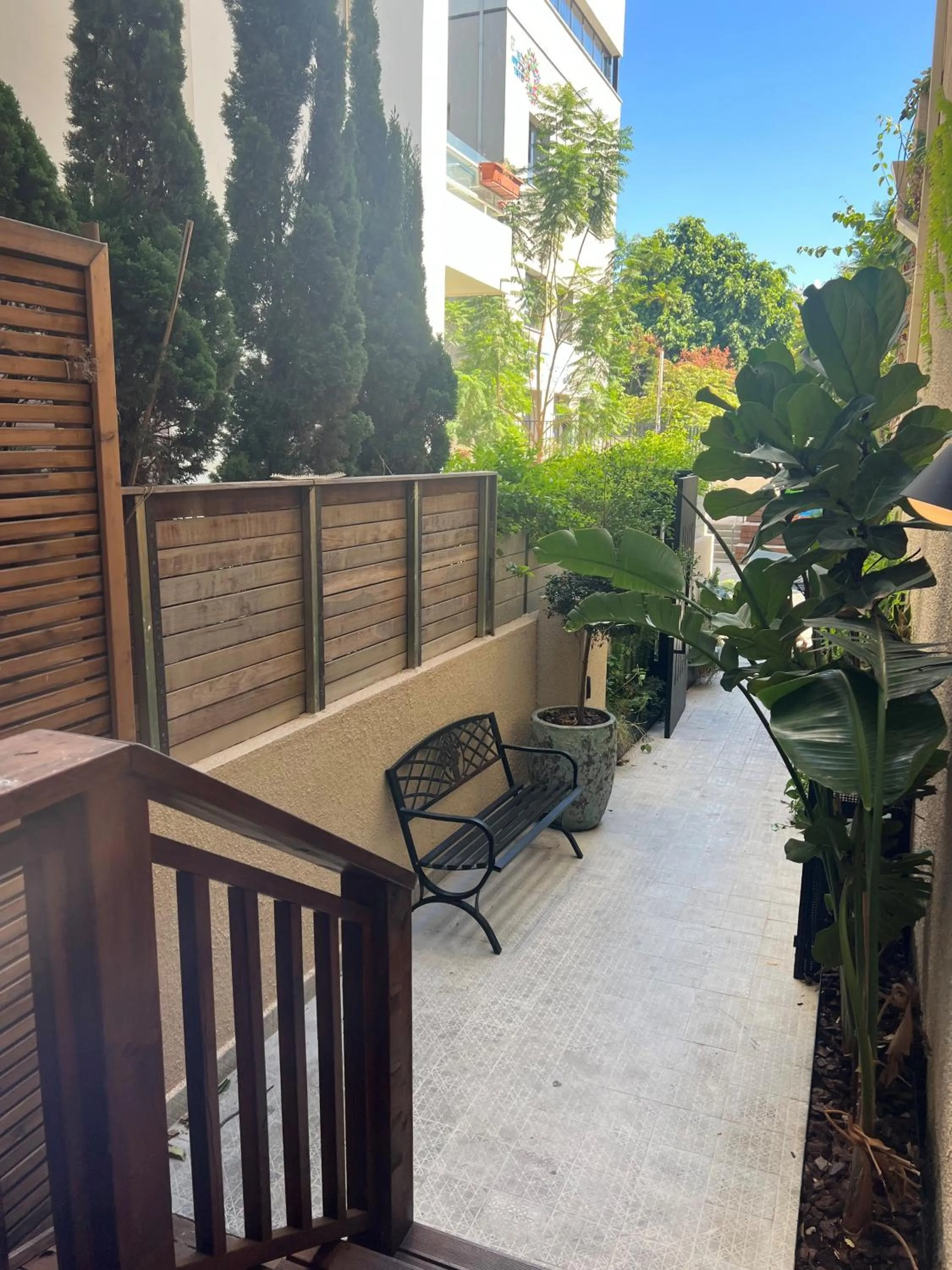 Facade/entrance in De Sheinkin