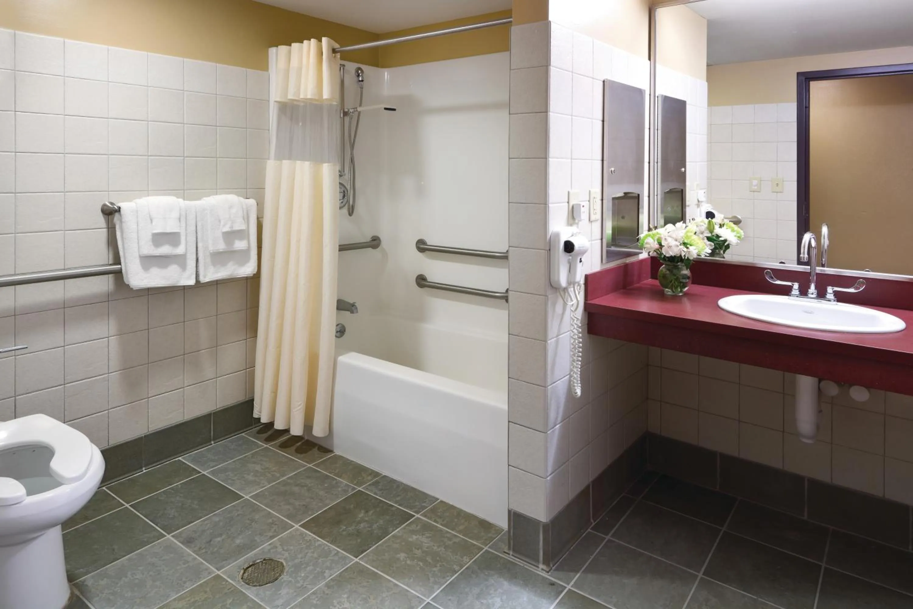 Bathroom in Burr Oak Lodge and Conference Center