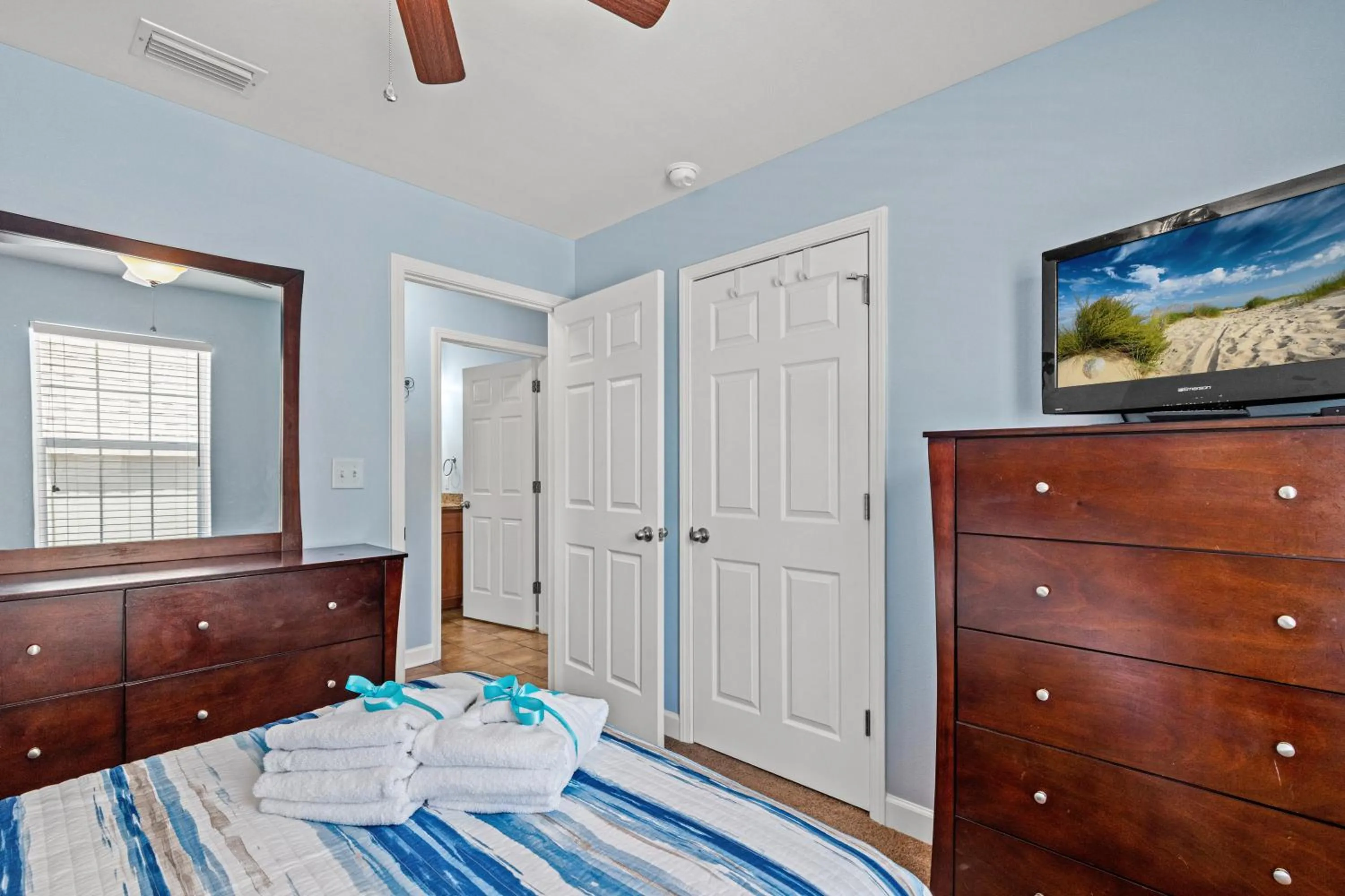 Other, Bed in 117 Palm Beach Dr - Palm Breezy