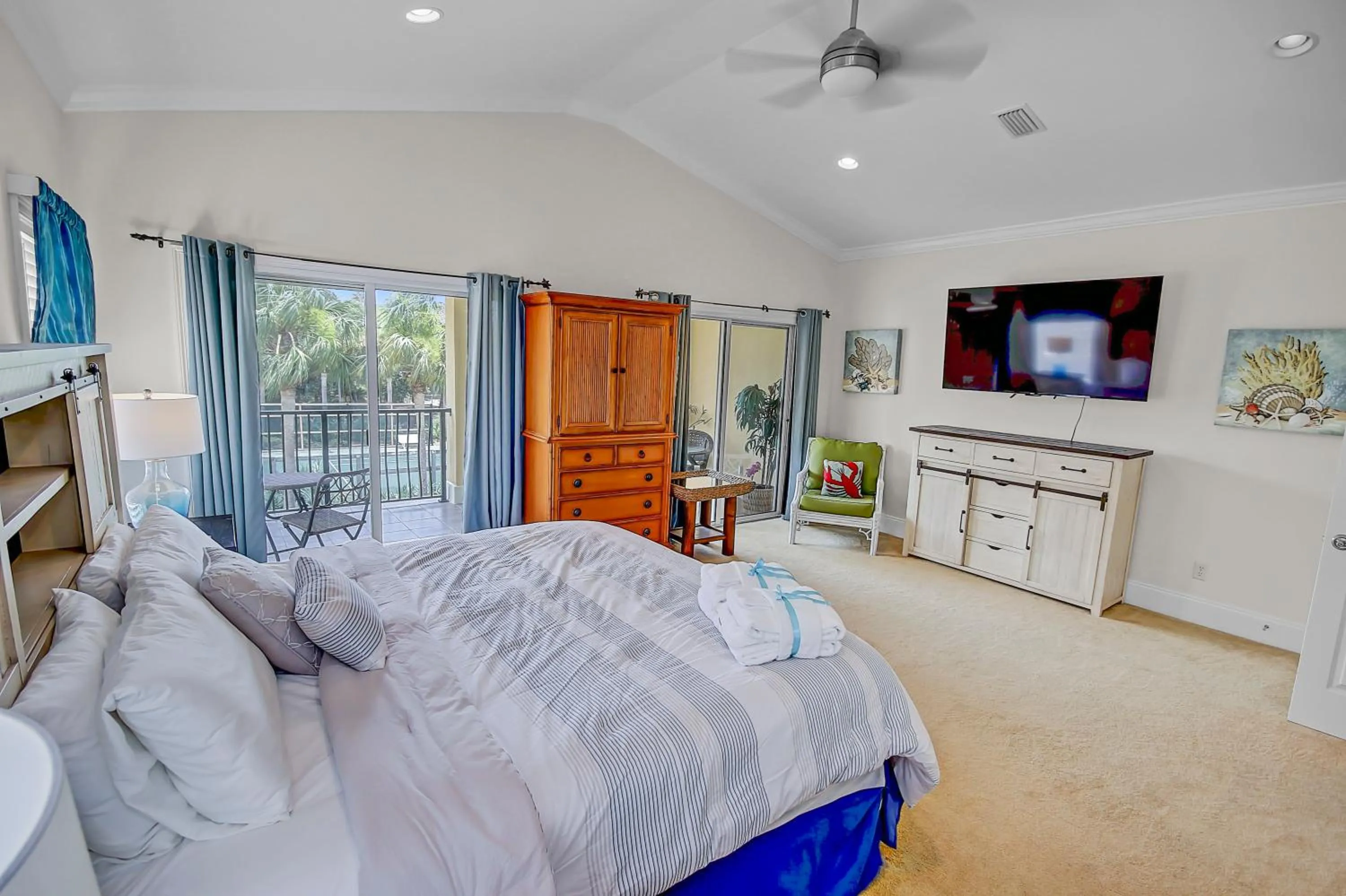 Bed in 136 La Valencia Cir - At Peace