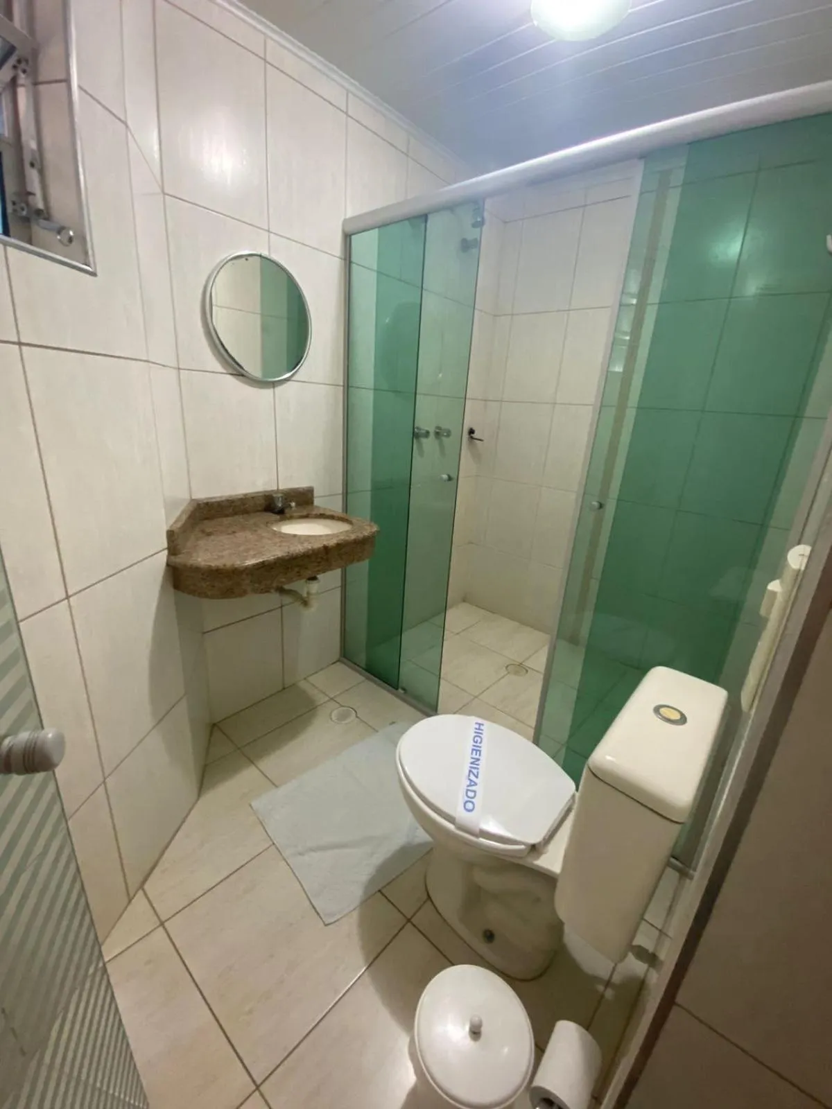 Shower in Namorata Expo Inn