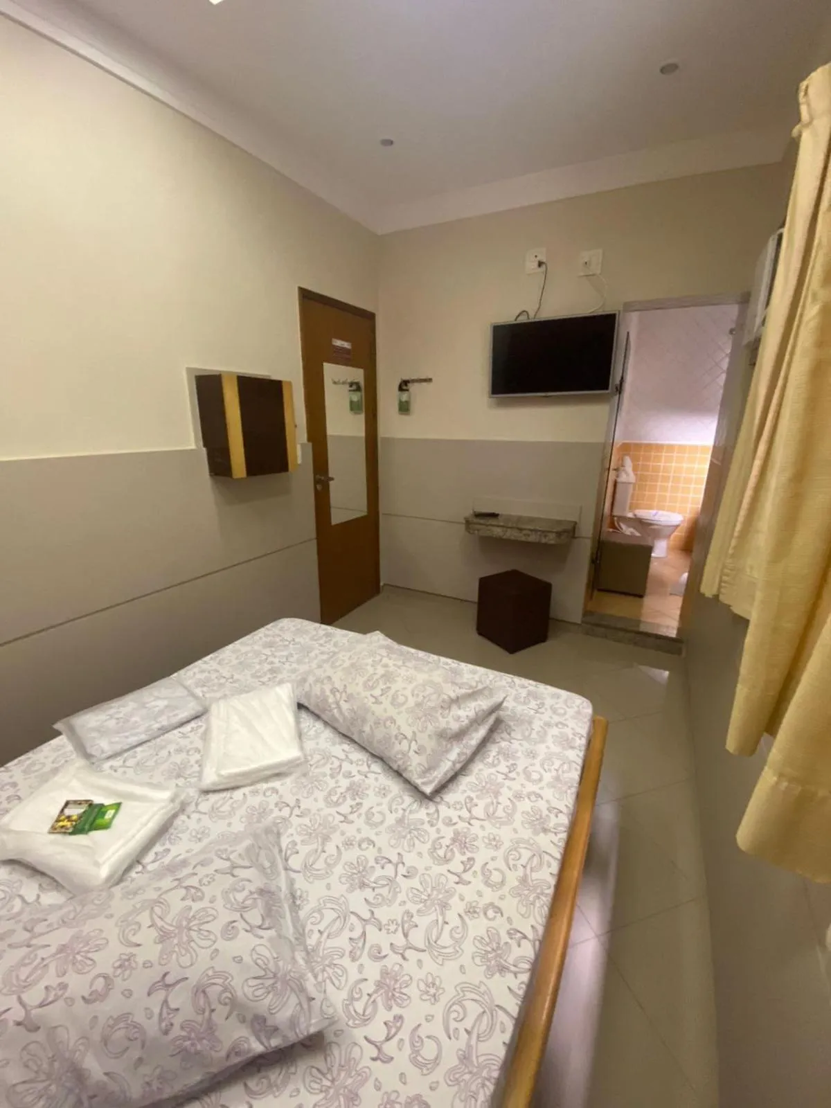 Photo of the whole room, Bed in Namorata Expo Inn