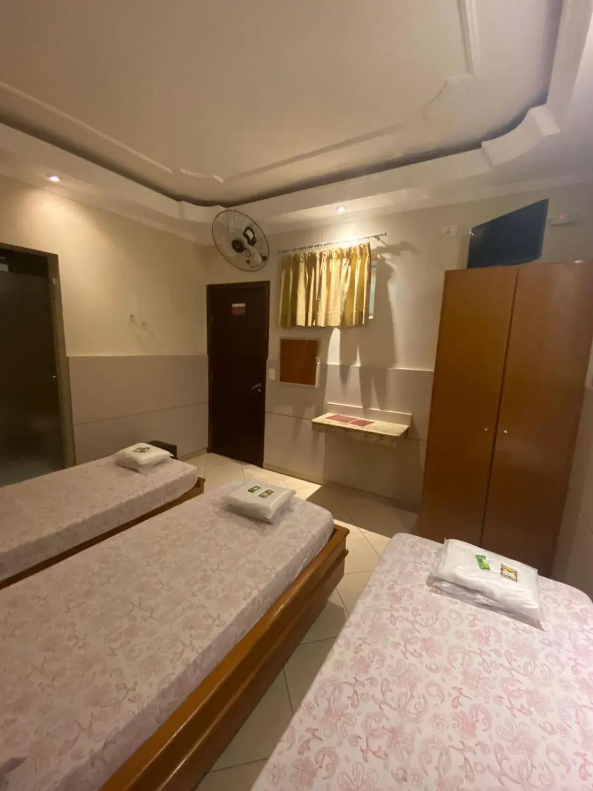Triple Room with Fan in Namorata Expo Inn Triple Room with Fan in Namorata Expo Inn