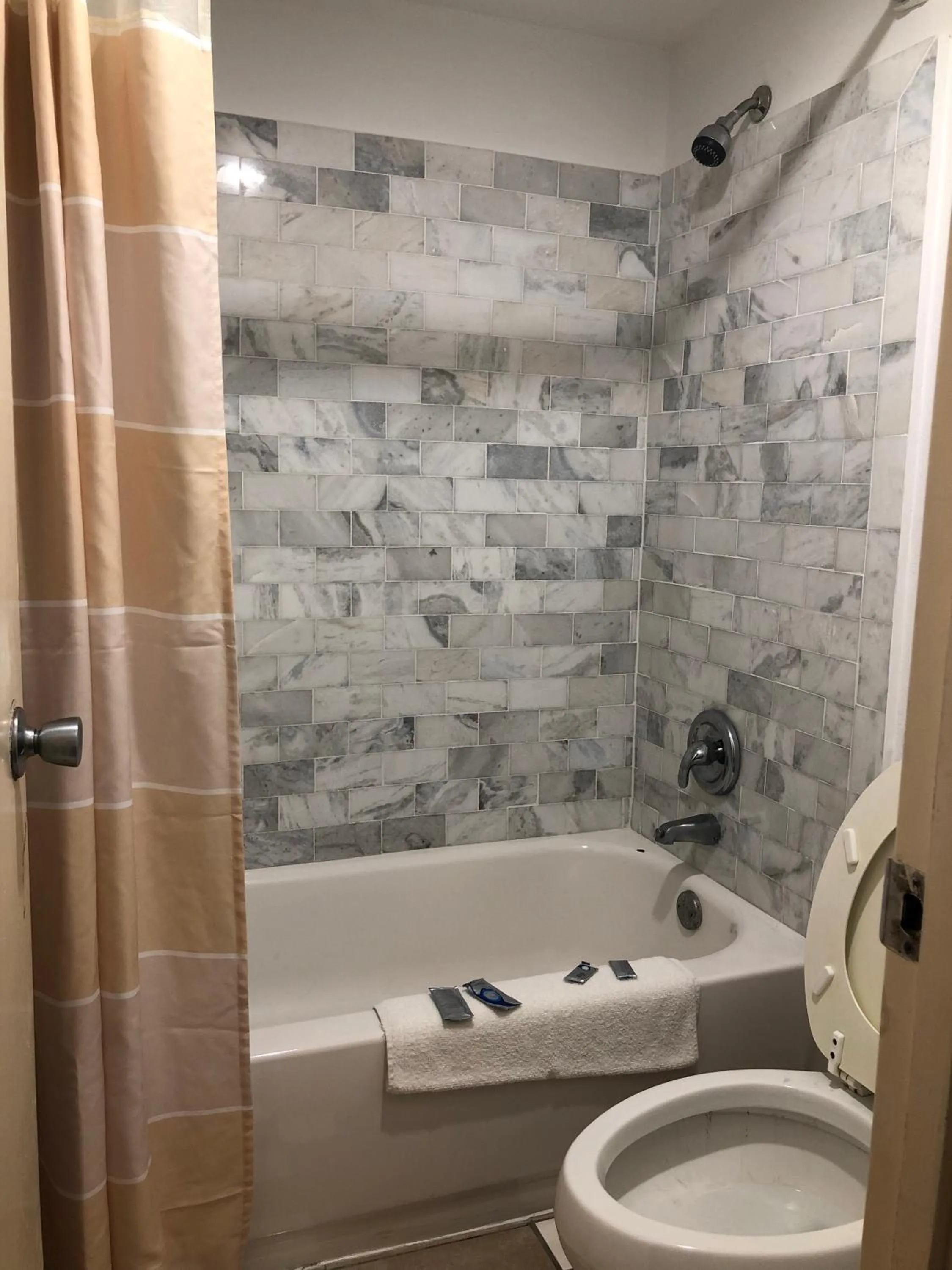 Bathroom in Americas Best Inn - Savannah I-95