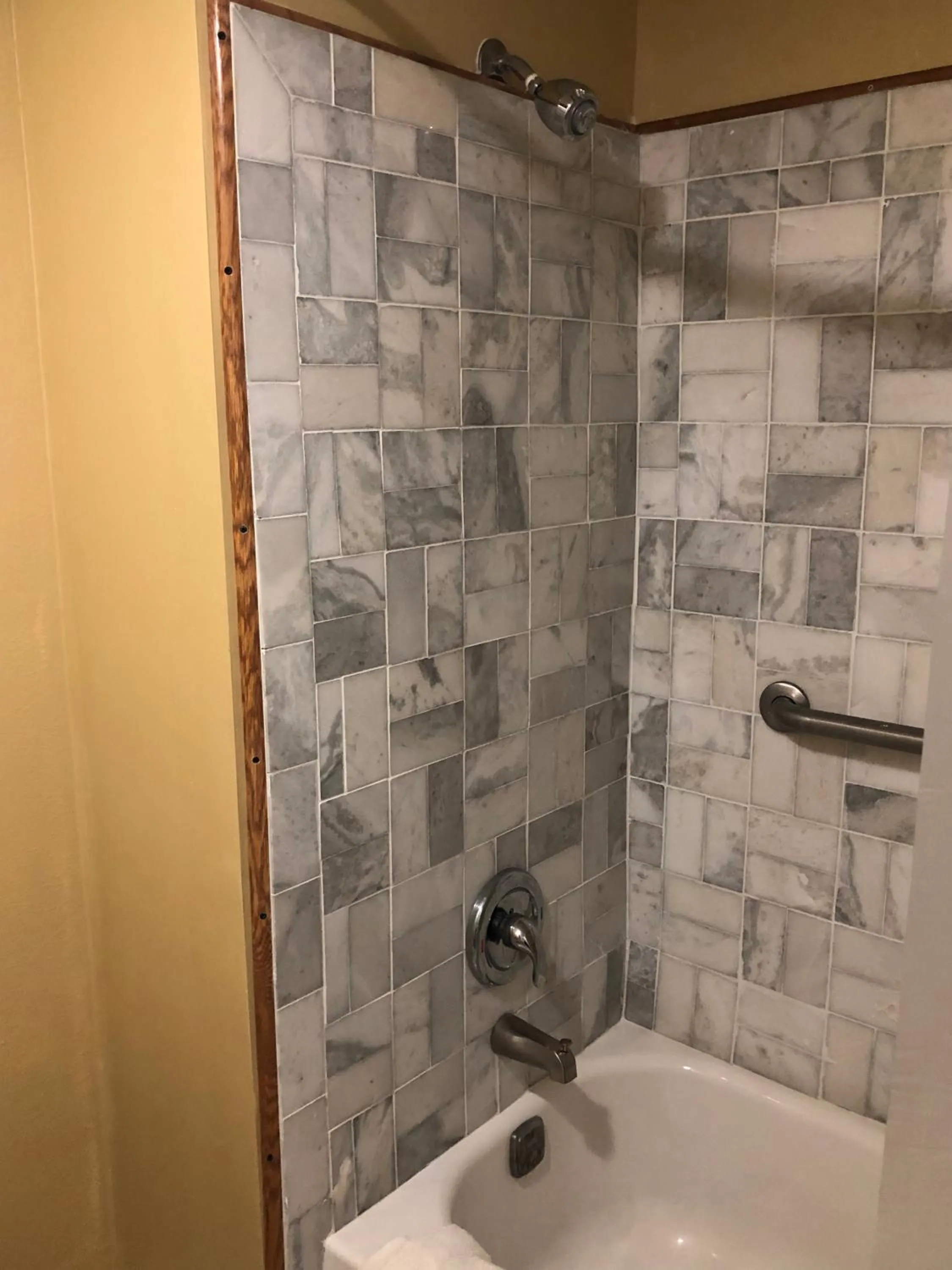 Bathroom in Americas Best Inn - Savannah I-95