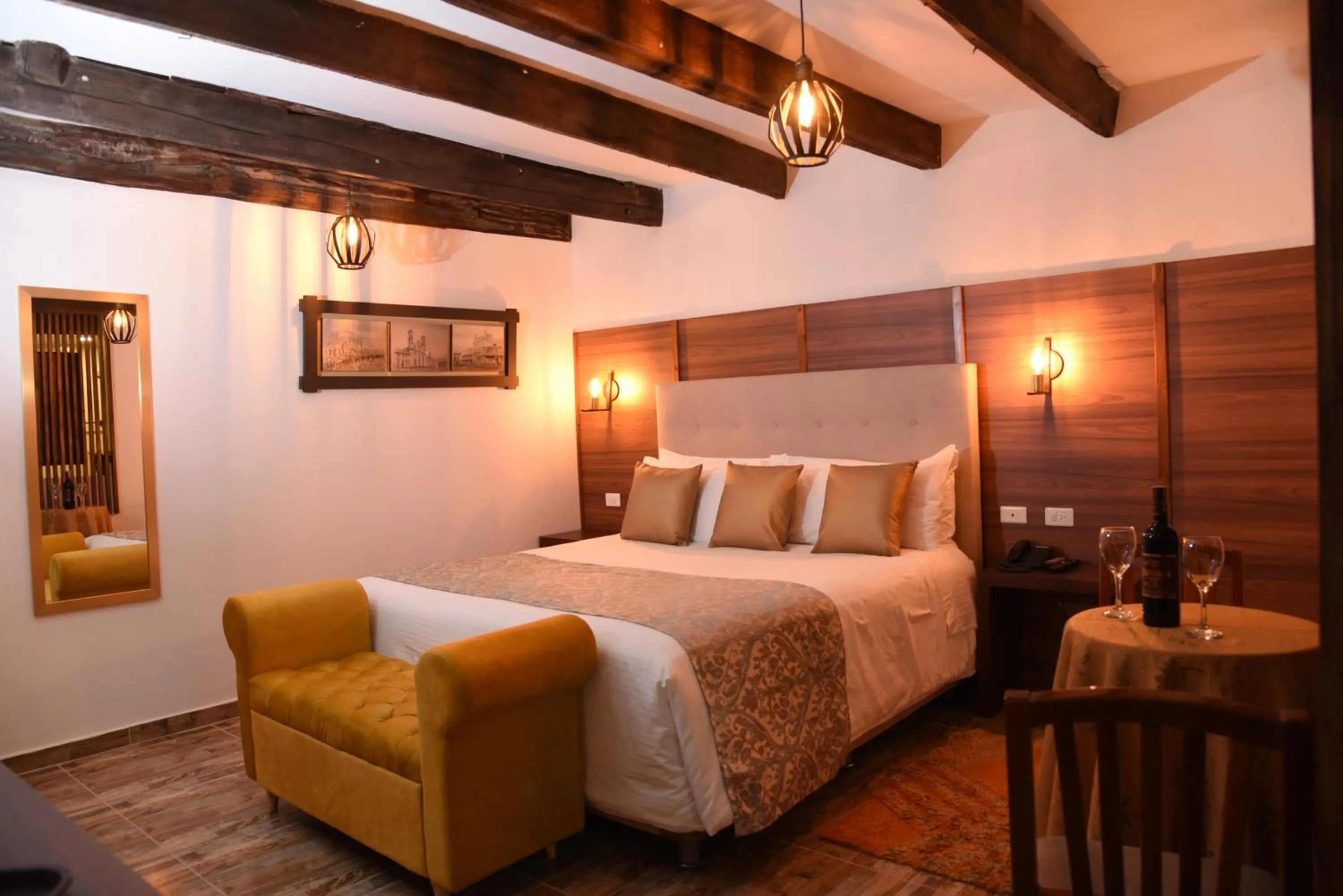 Hotel Cacique Real