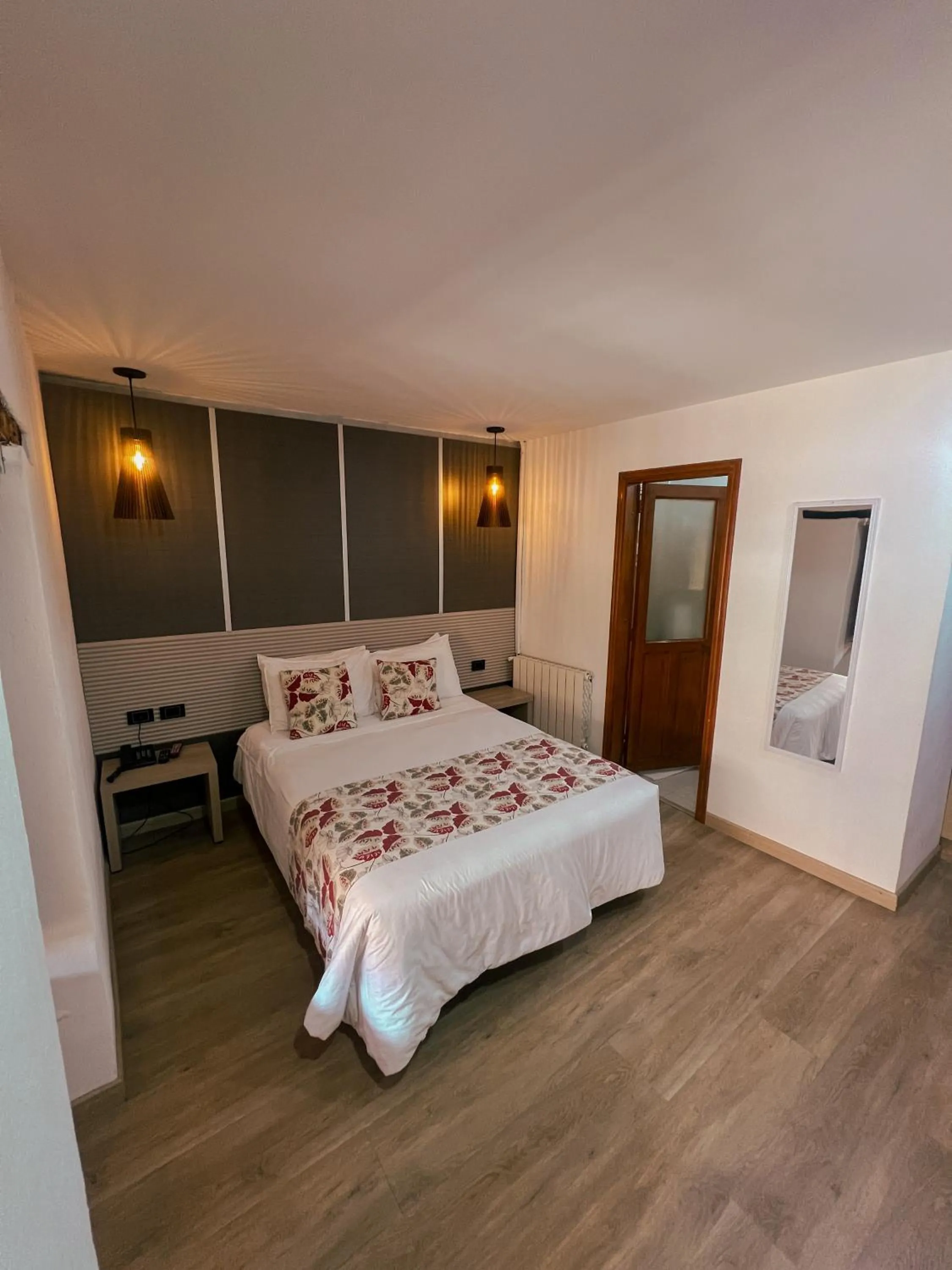 Hotel Cacique Real