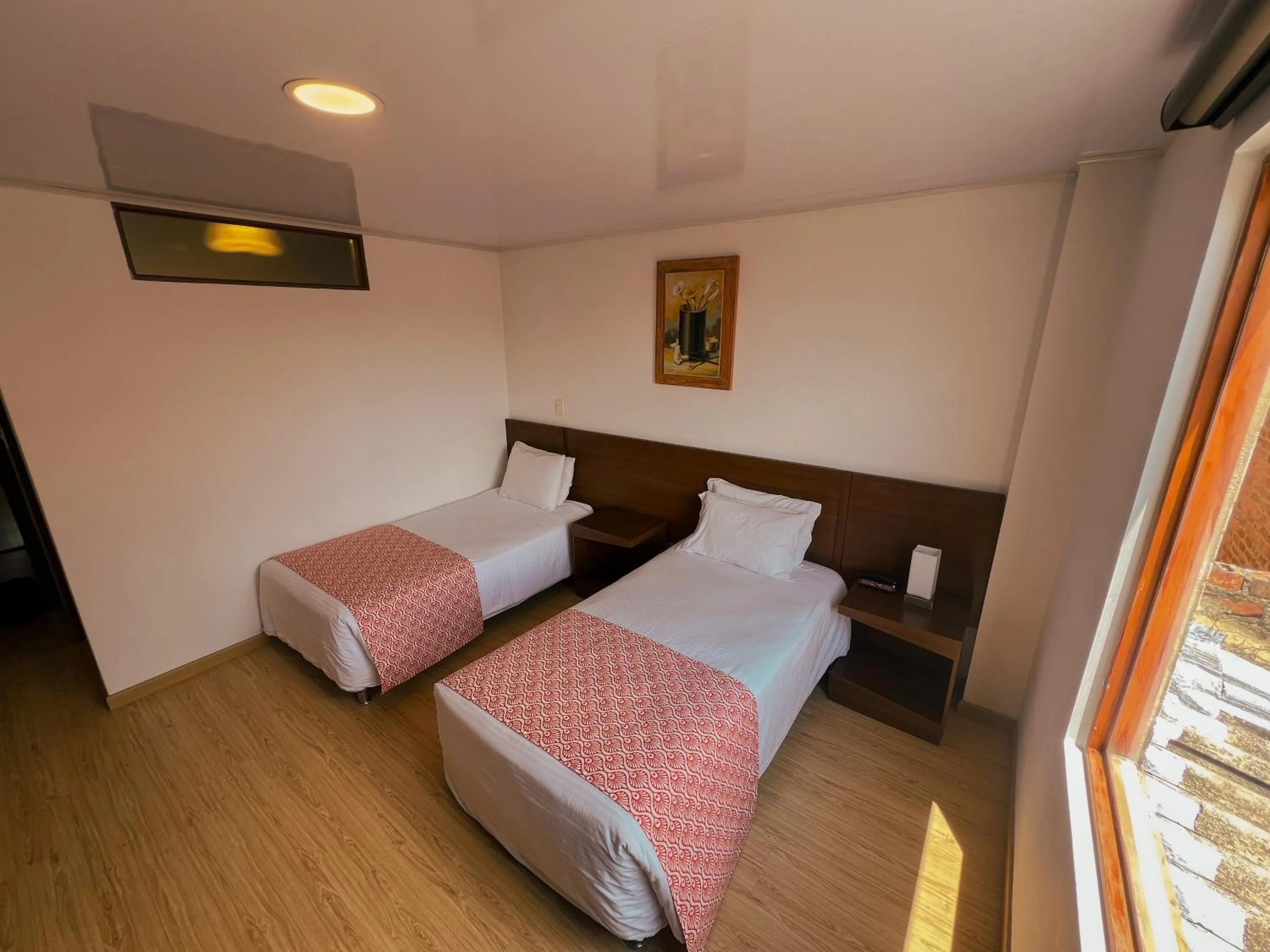Twin Room in Hotel Cacique Real