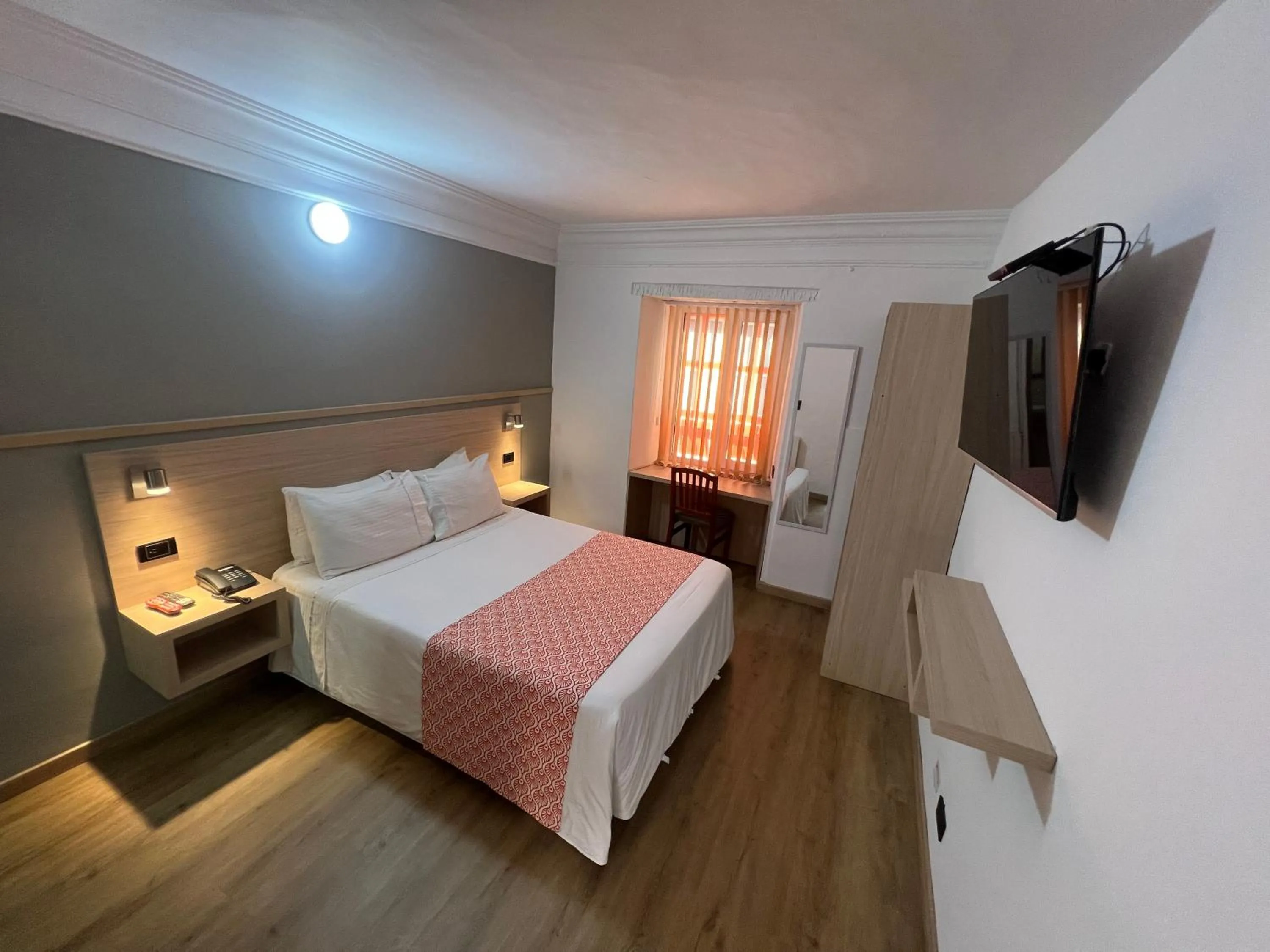 Hotel Cacique Real
