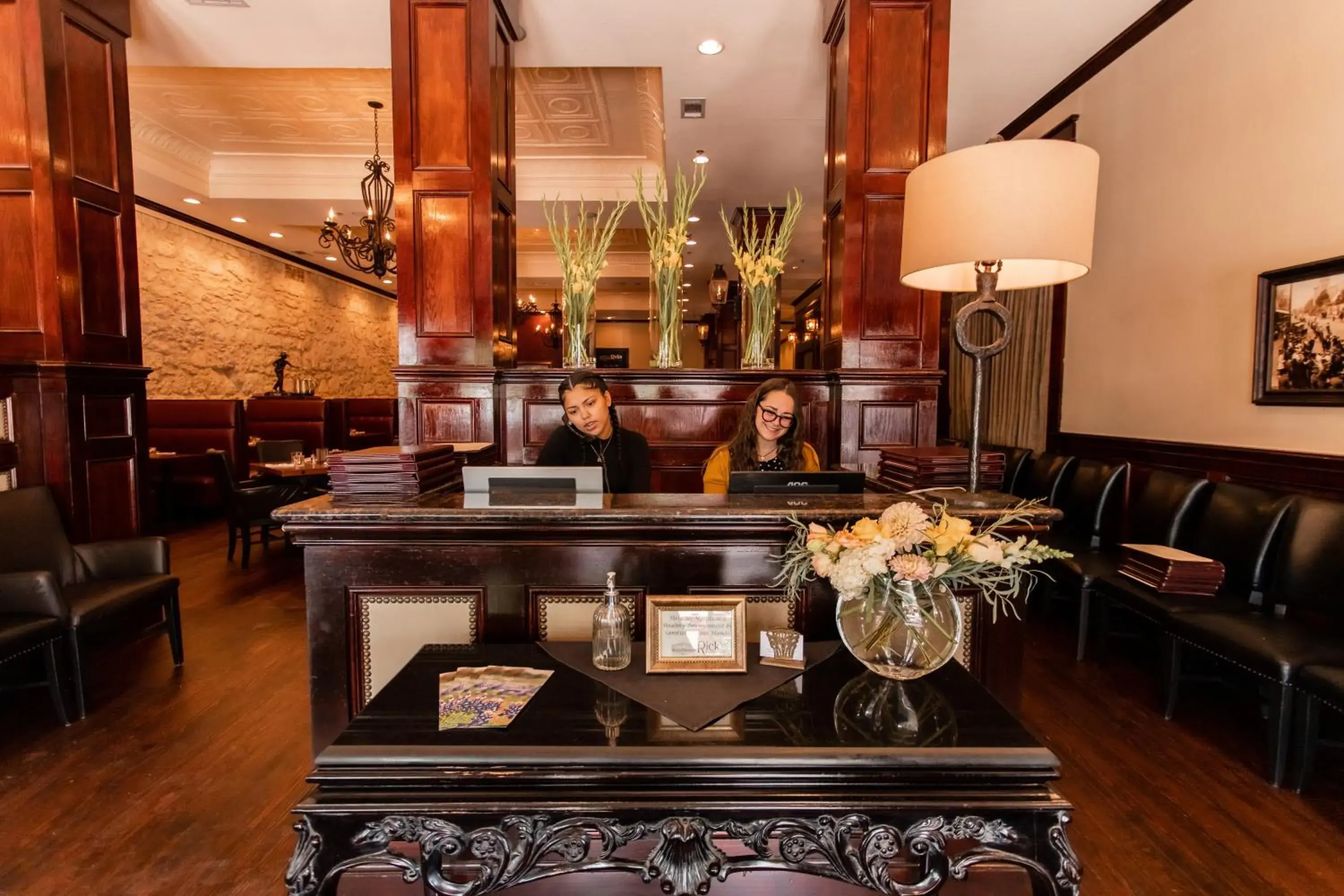 Restaurant/places to eat in Grand Hotel Restaurant/places to eat in Grand Hotel