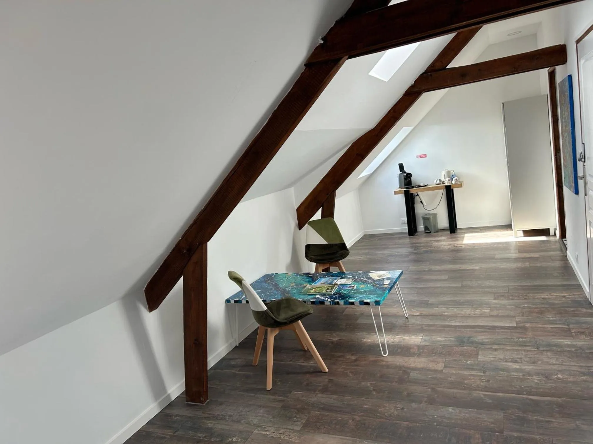 Coffee/tea facilities in BnB Maison d'Art