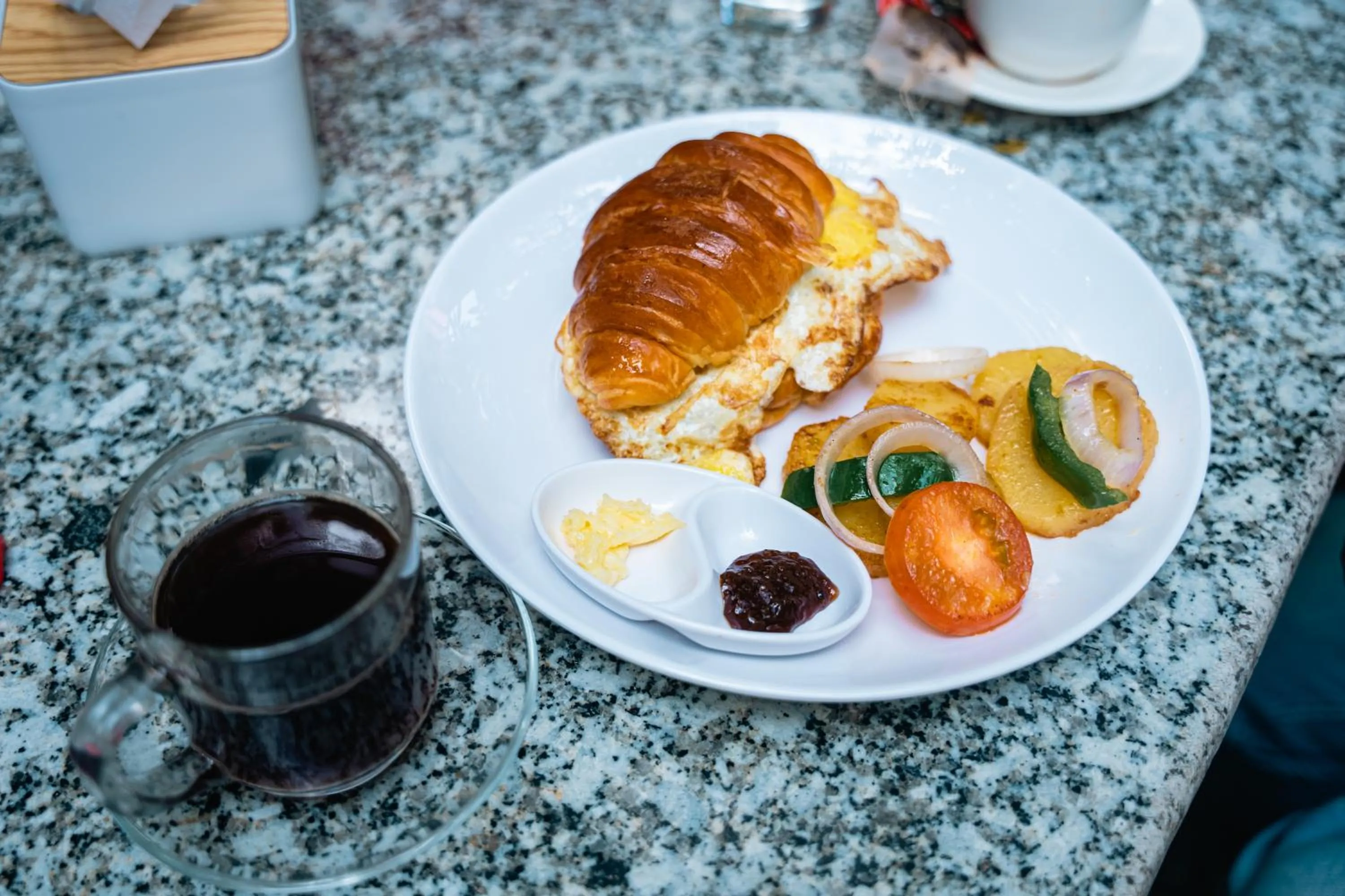 Restaurant/places to eat in Kwabahal Boutique Hostel