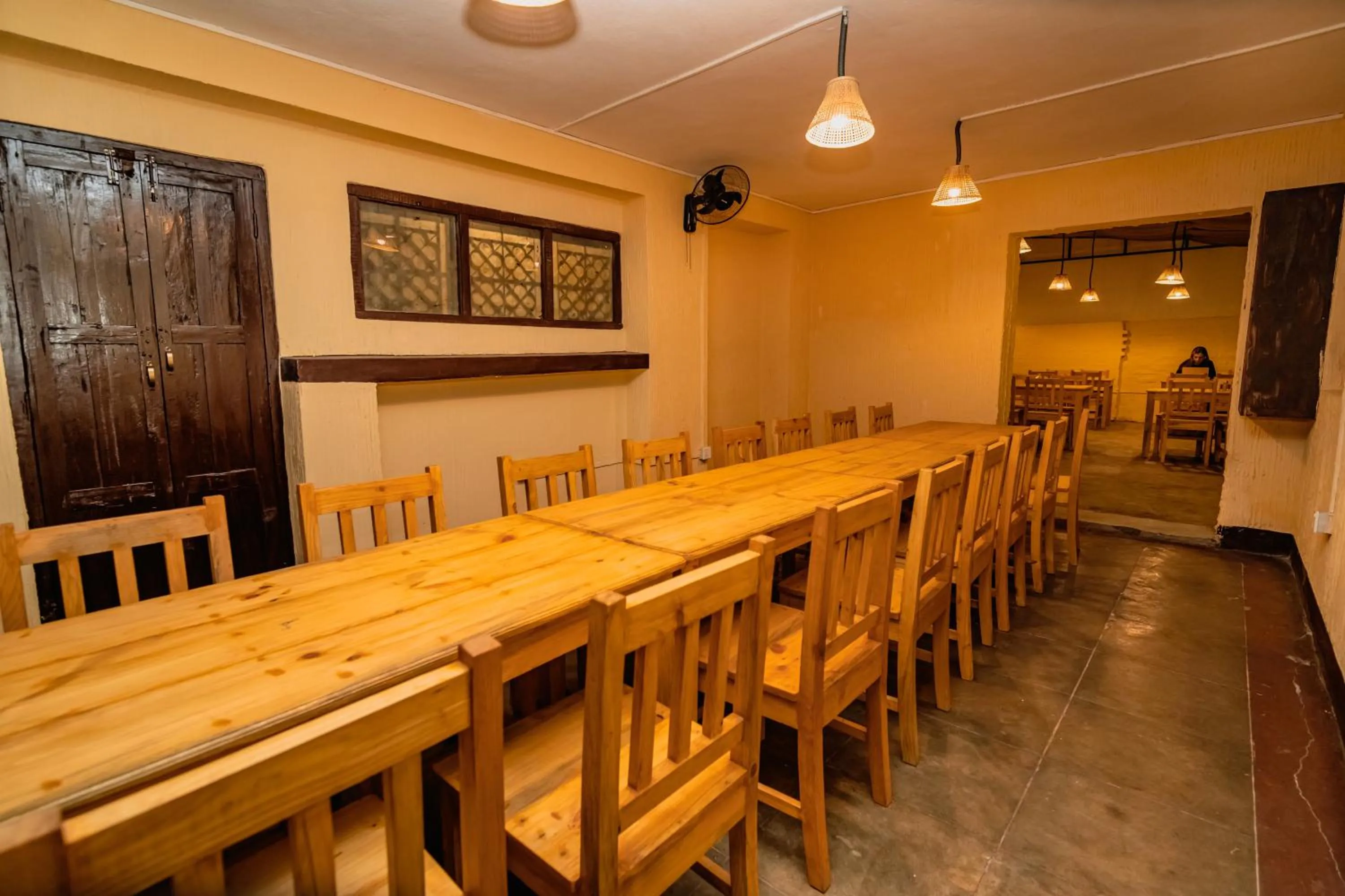 Restaurant/places to eat in Kwabahal Boutique Hostel
