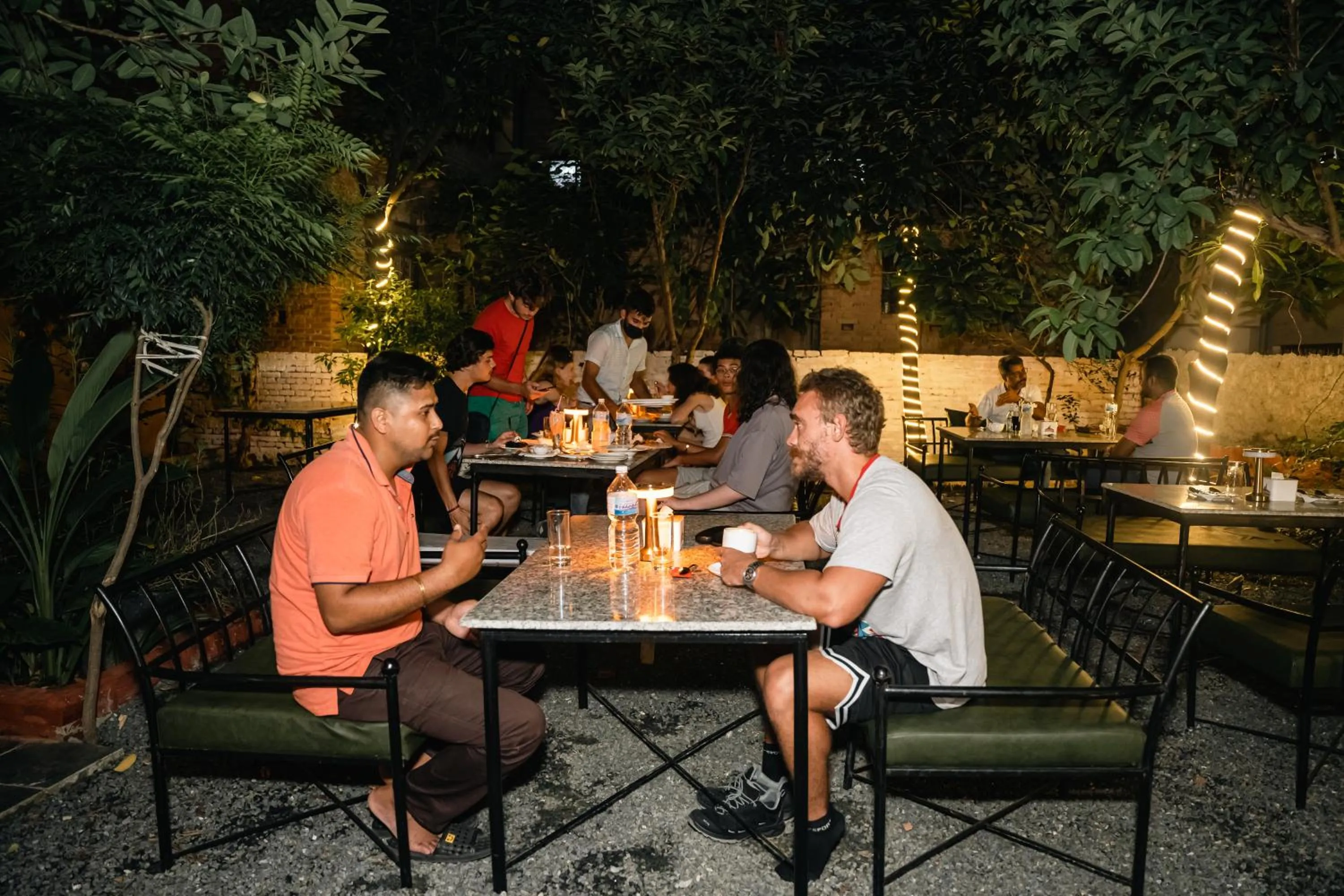 Restaurant/places to eat in Kwabahal Boutique Hostel