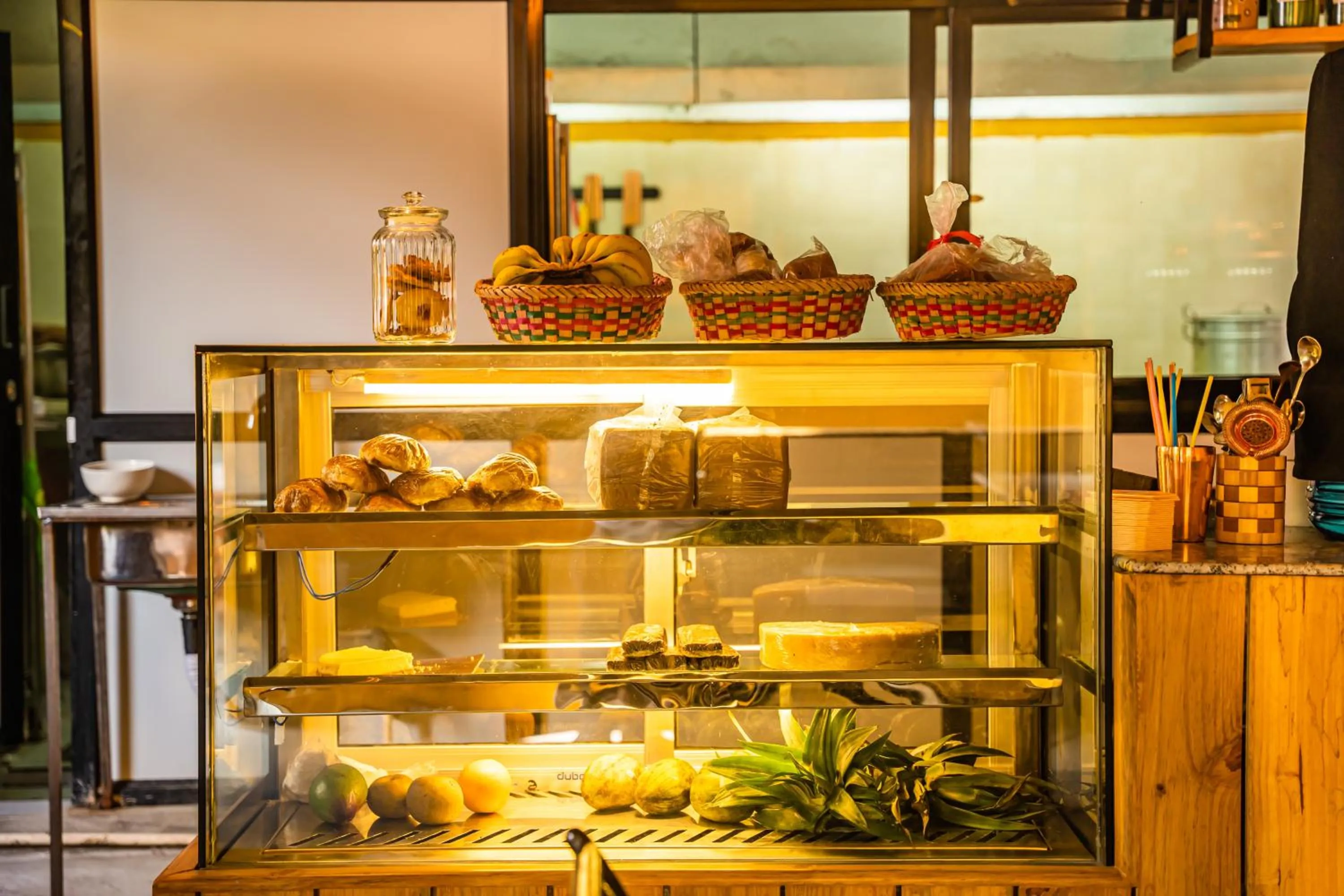 Restaurant/places to eat in Kwabahal Boutique Hostel