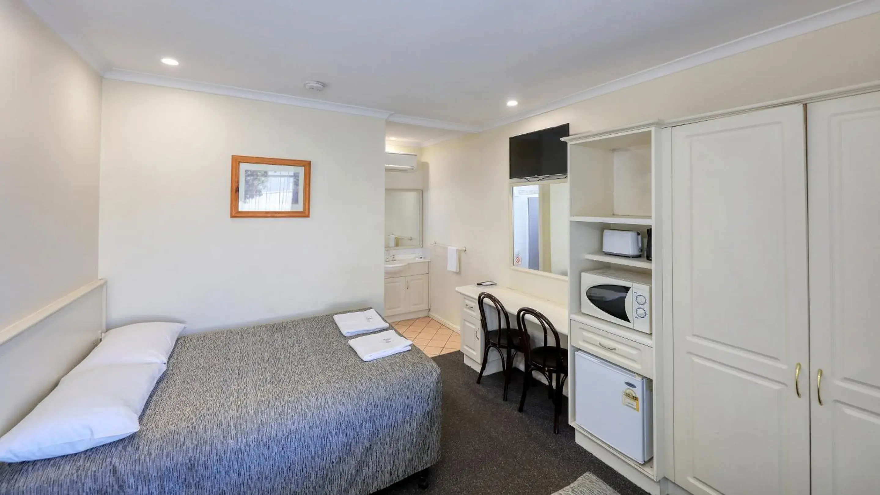 Double Room in Coachman Hotel Motel Double Room in Coachman Hotel Motel