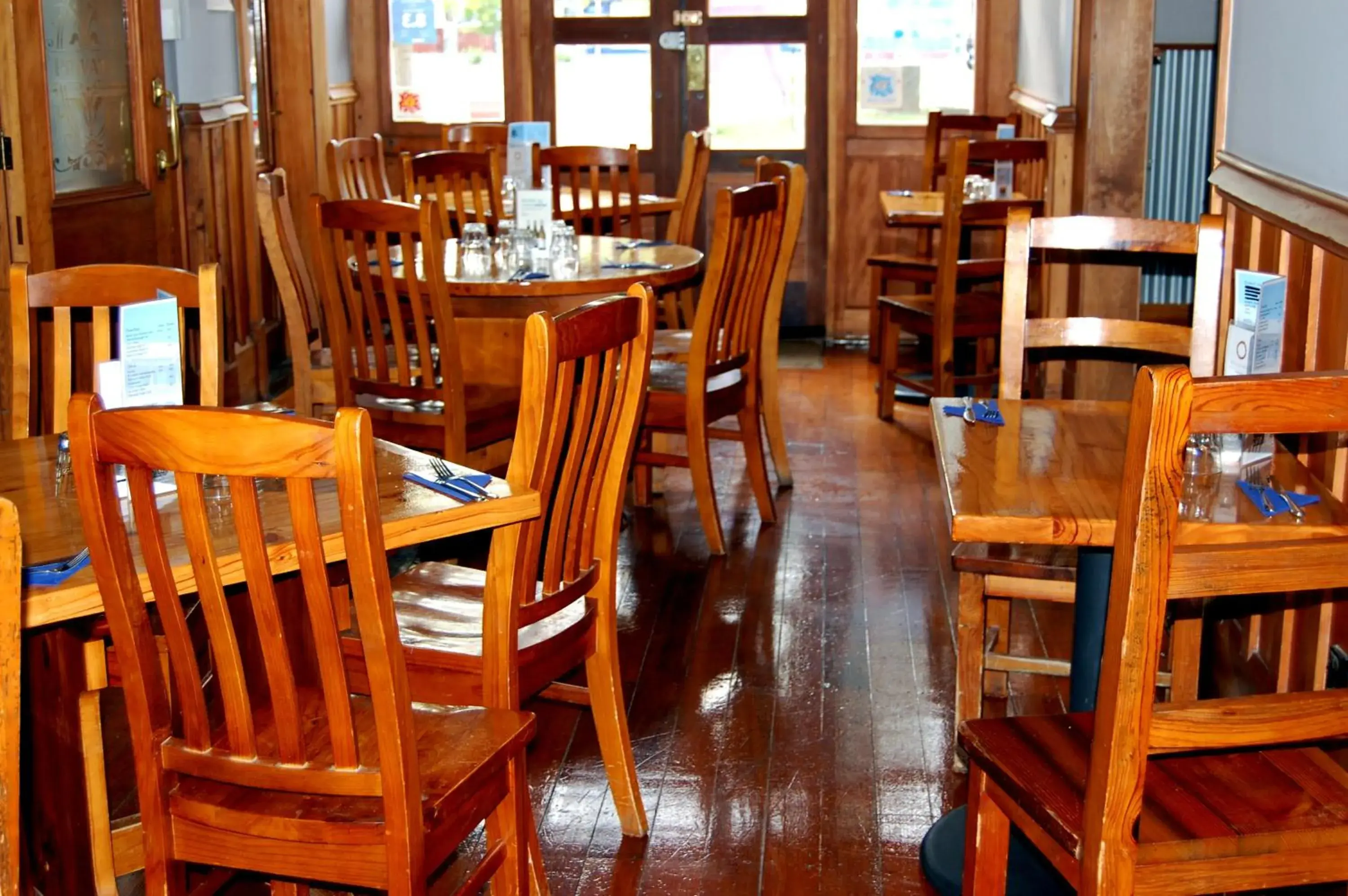 Restaurant/places to eat in The Blue Pub Restaurant/places to eat in The Blue Pub