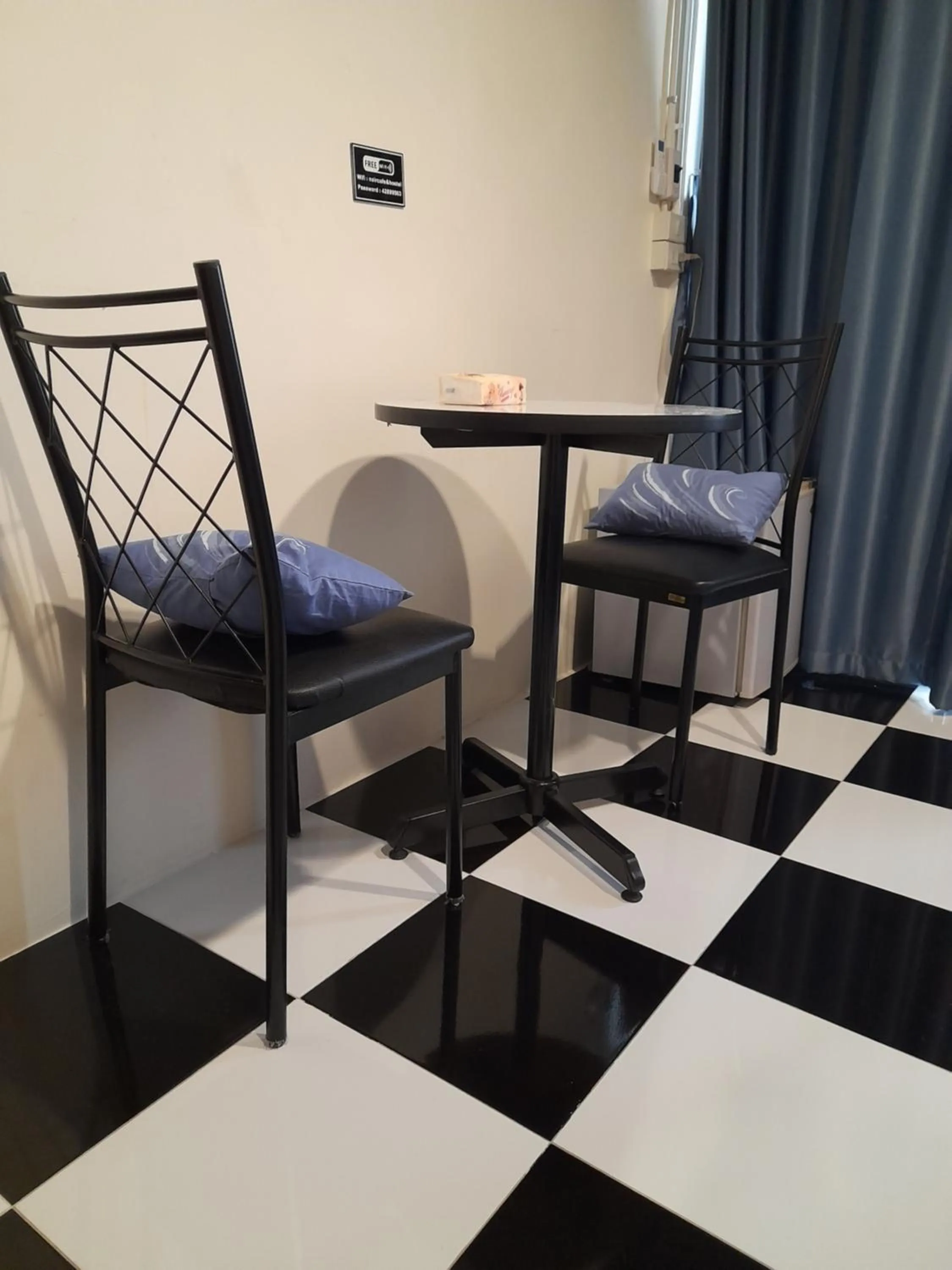 Noir Cafe And Hostel Chinatown Bangkok