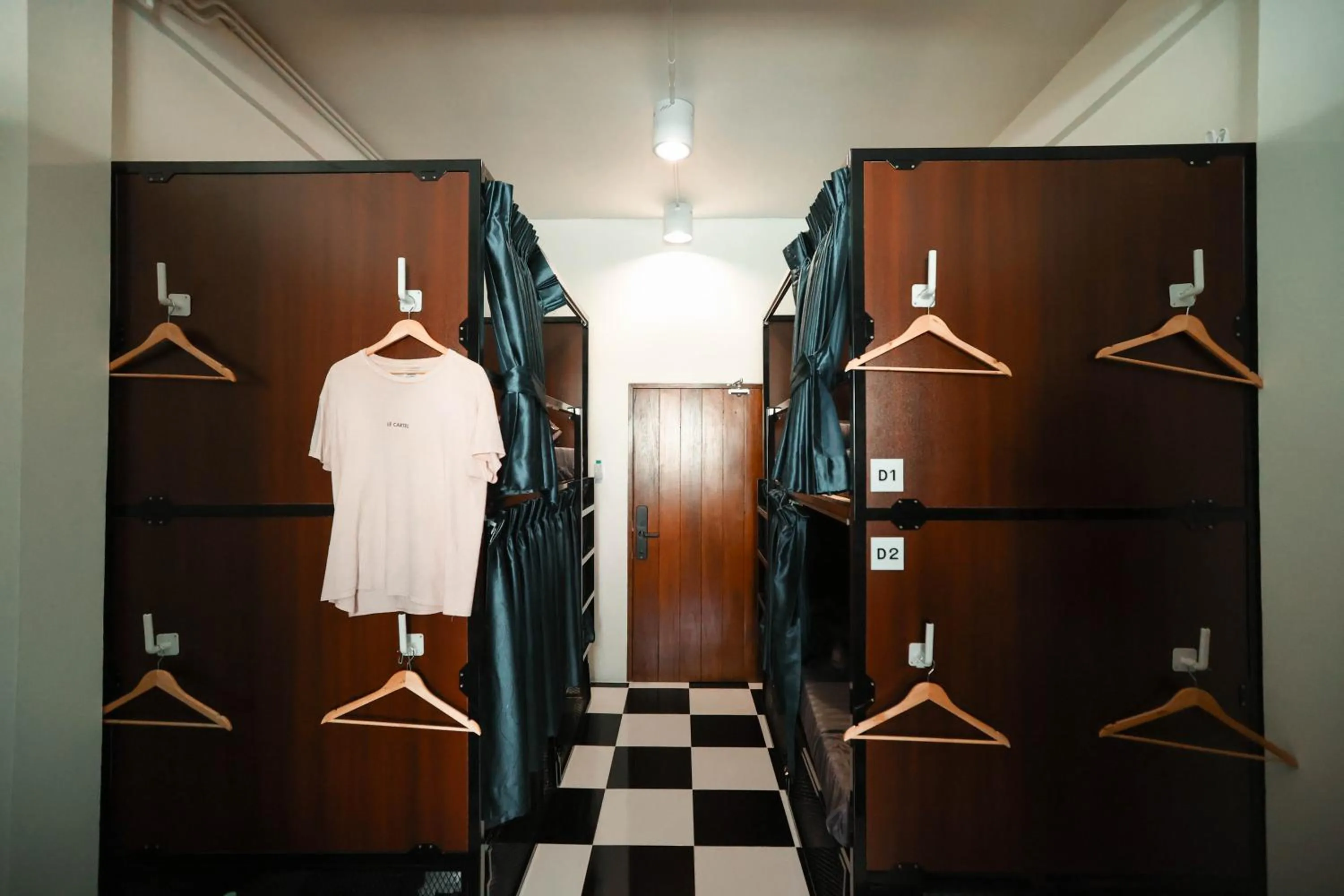 Noir Cafe And Hostel Chinatown Bangkok