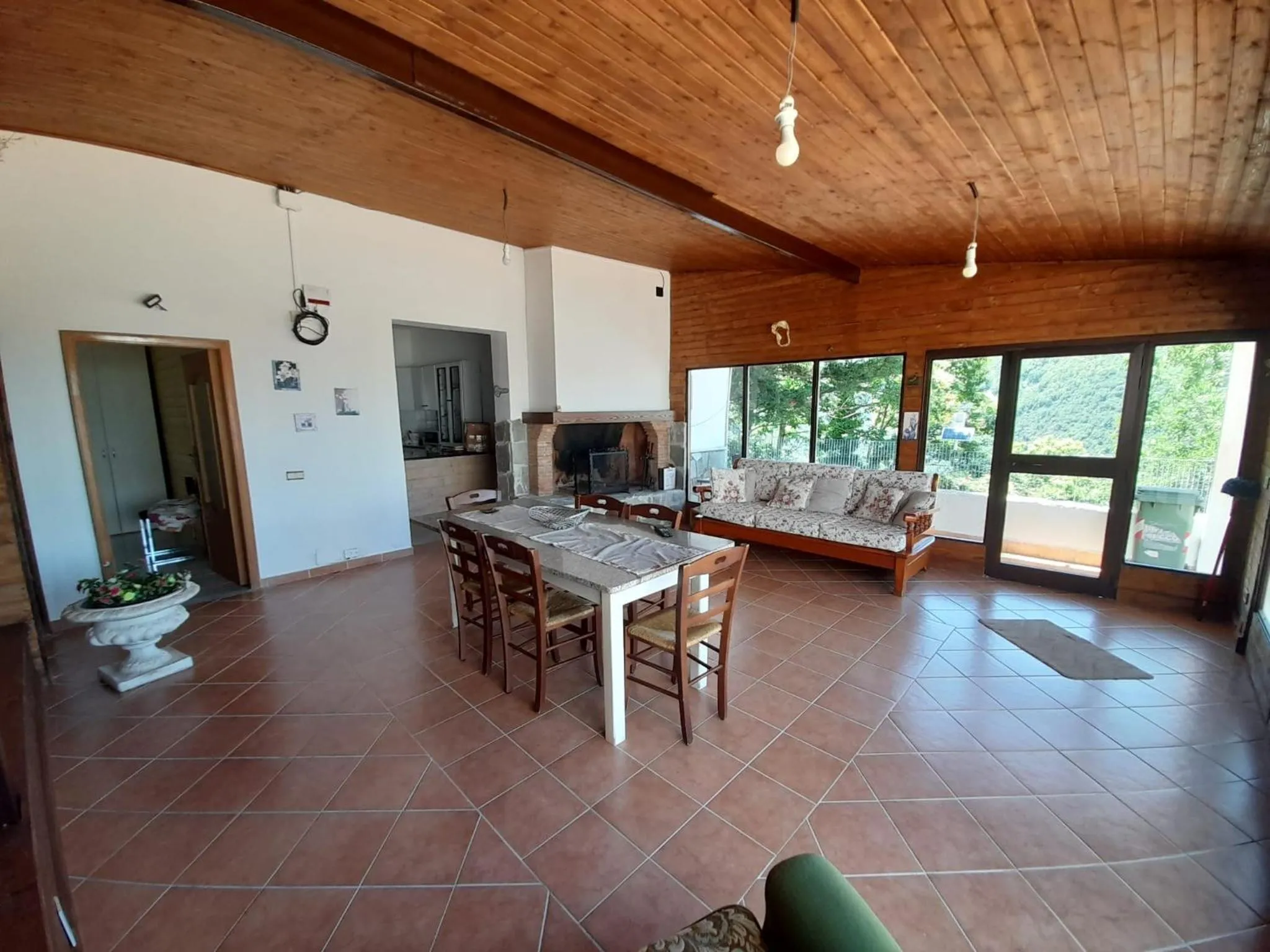 Living room in casa Mary Corbara