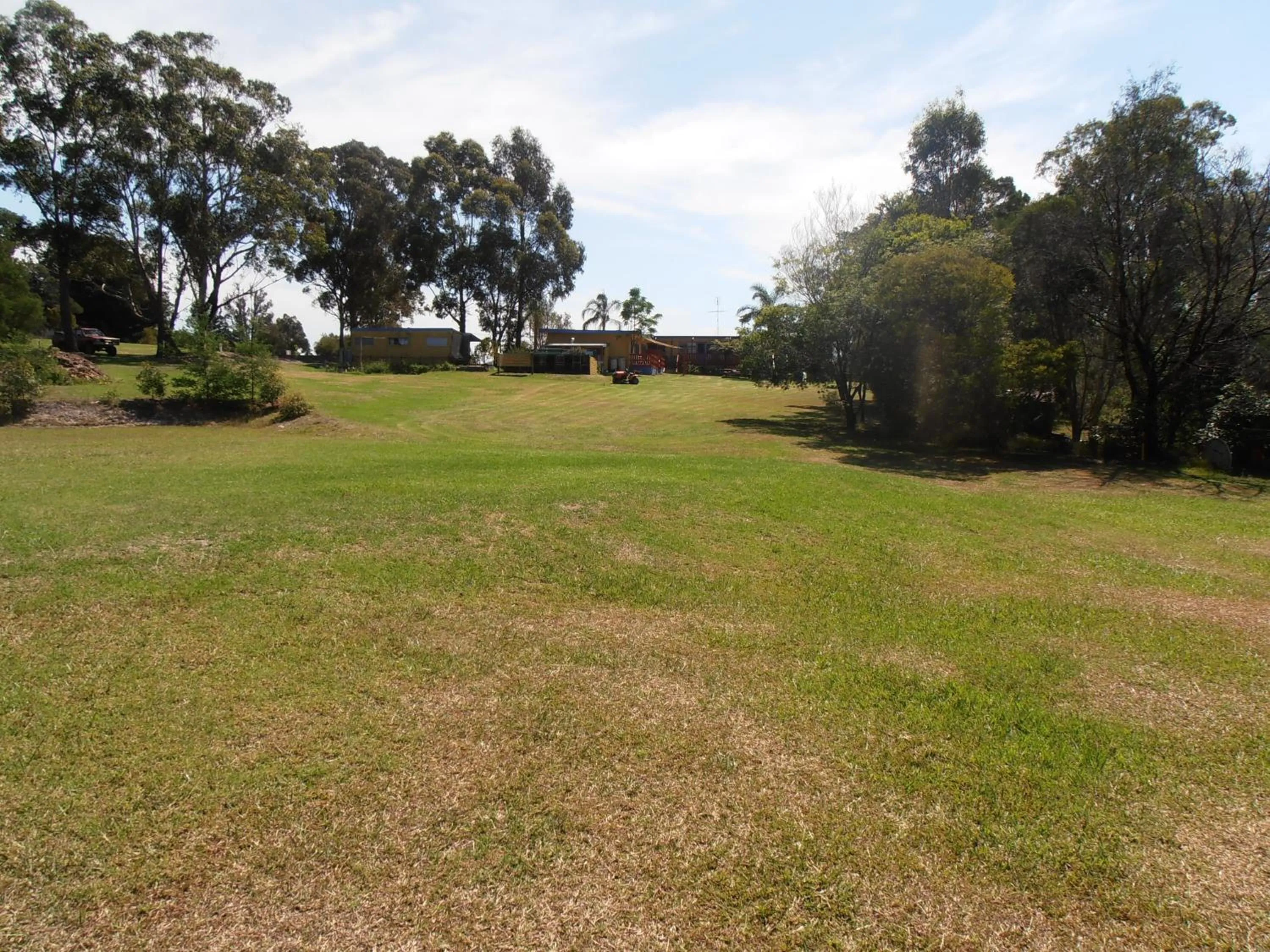 Facade/entrance in Top of the Lake Holiday Units