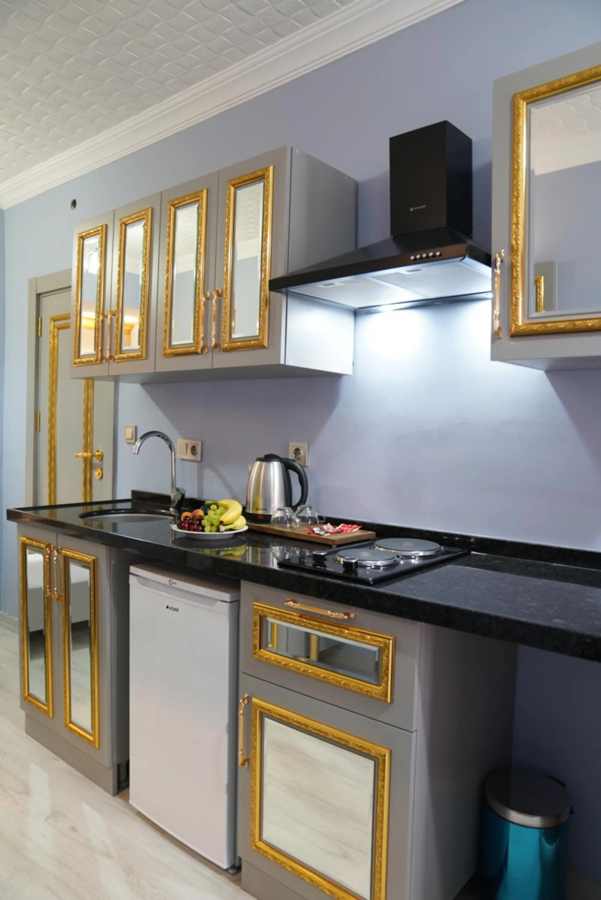 Kitchen or kitchenette in Taksim Maria suit hotel