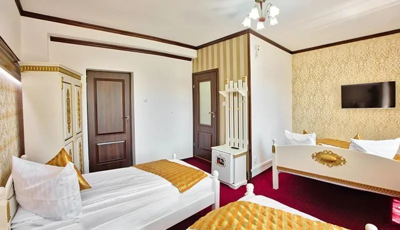 Bed in Pensiunea Sibiana
