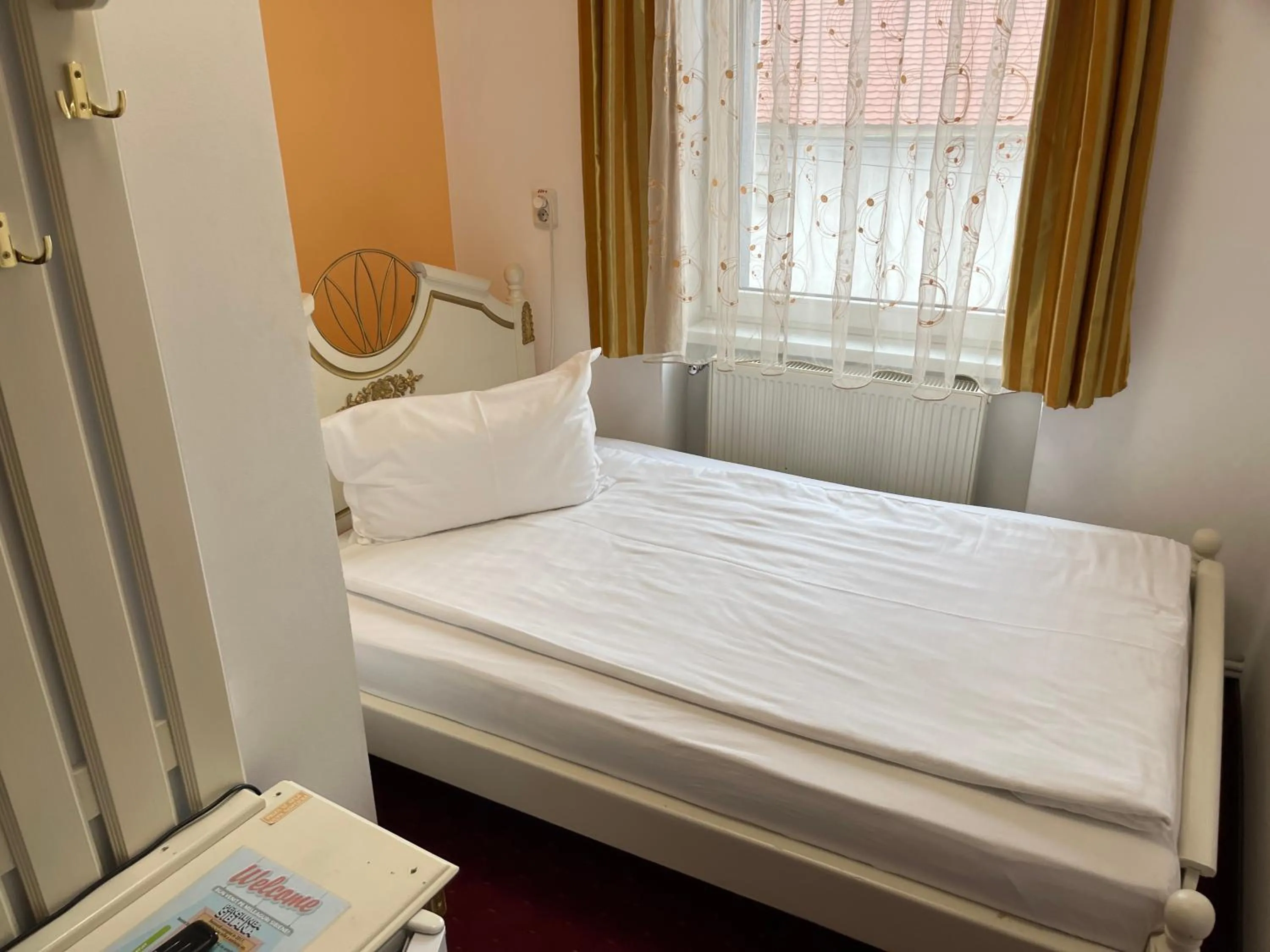 Bed in Pensiunea Sibiana