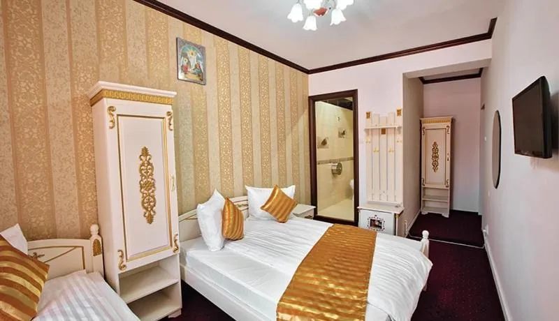 Bed in Pensiunea Sibiana