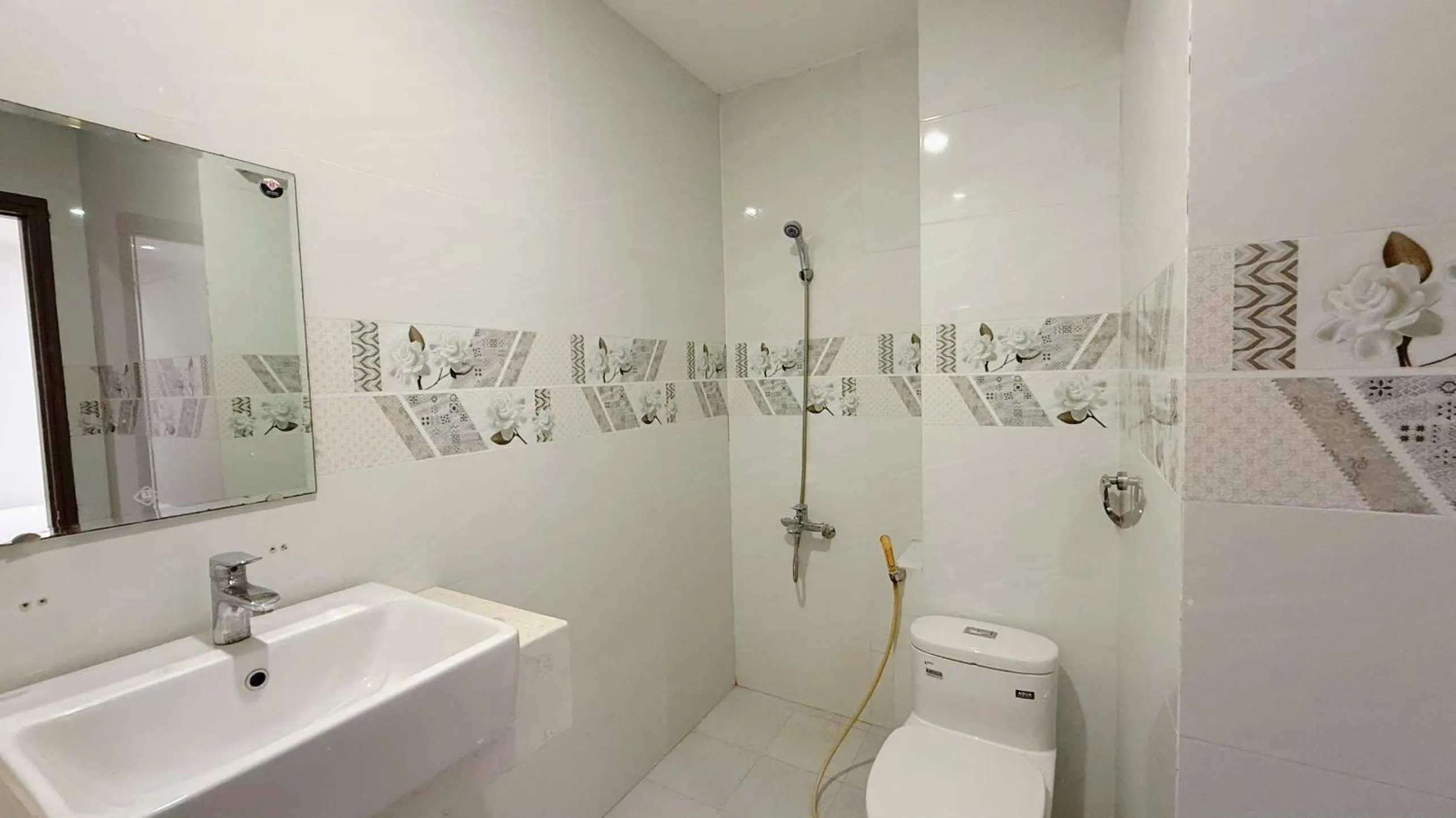 Shower in AQua Hotel & Spa