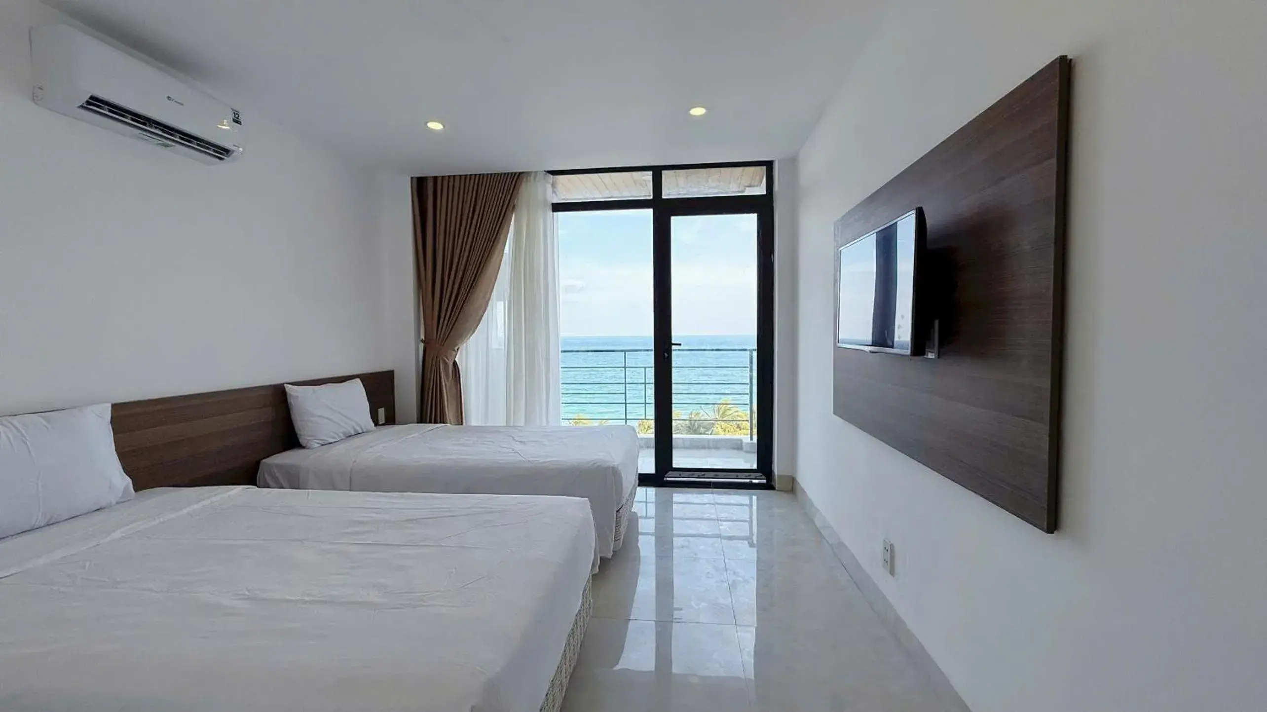 Twin Room with Sea View in AQua Hotel & Spa Twin Room with Sea View in AQua Hotel & Spa