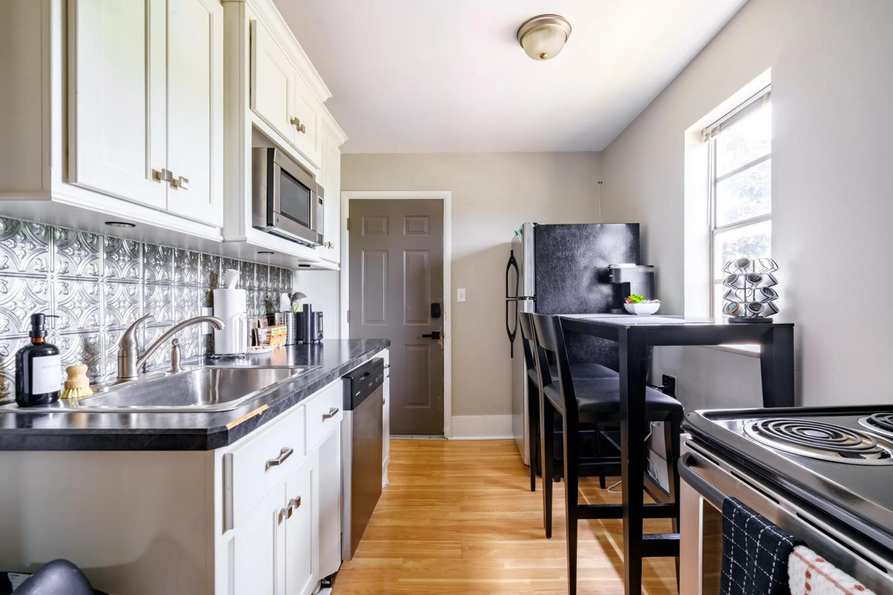 Coffee/tea facilities in Jungle House Modern Lofts - Arena District & Short North