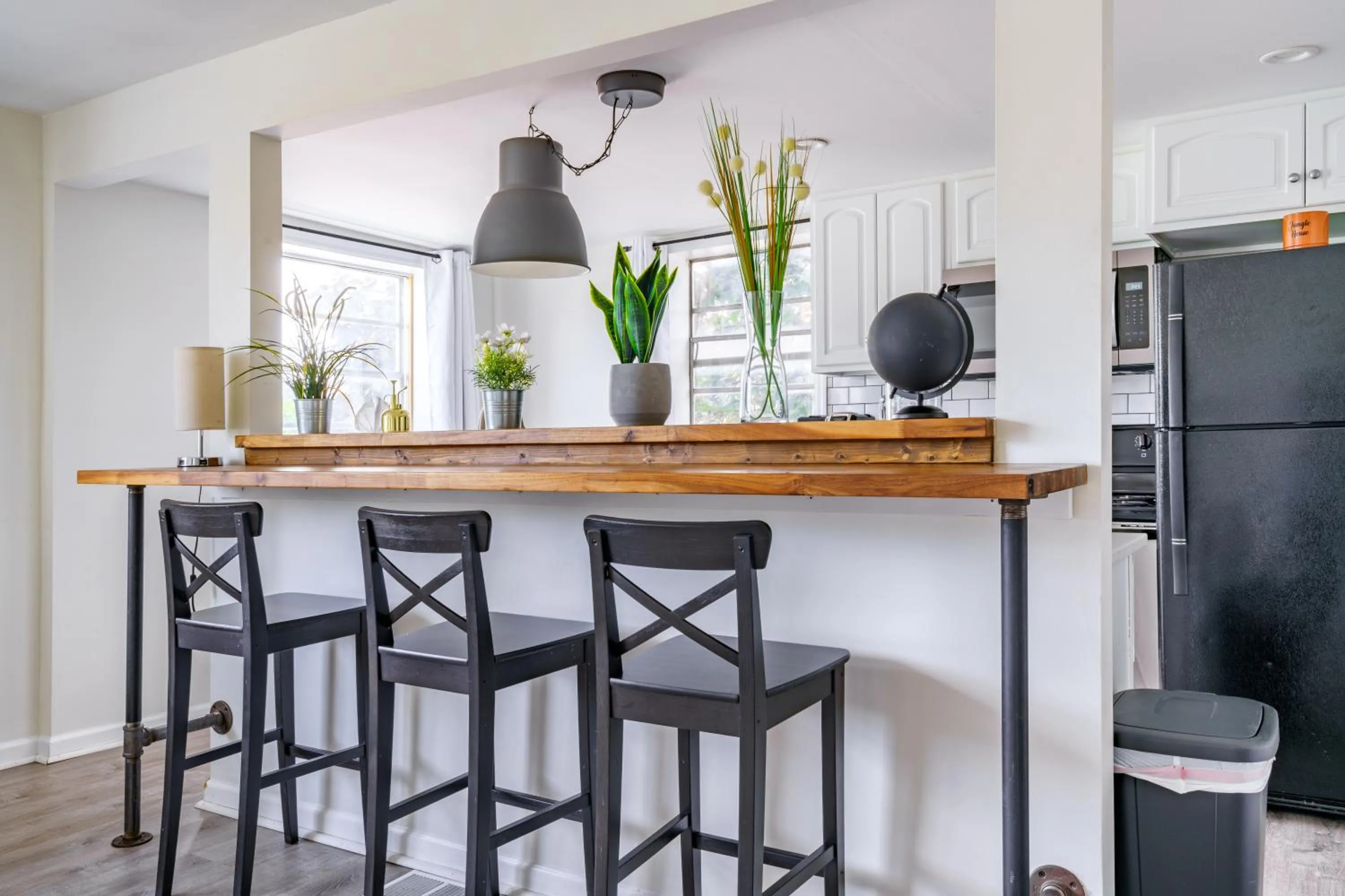 Kitchen or kitchenette in Jungle House Modern Lofts - Arena District & Short North
