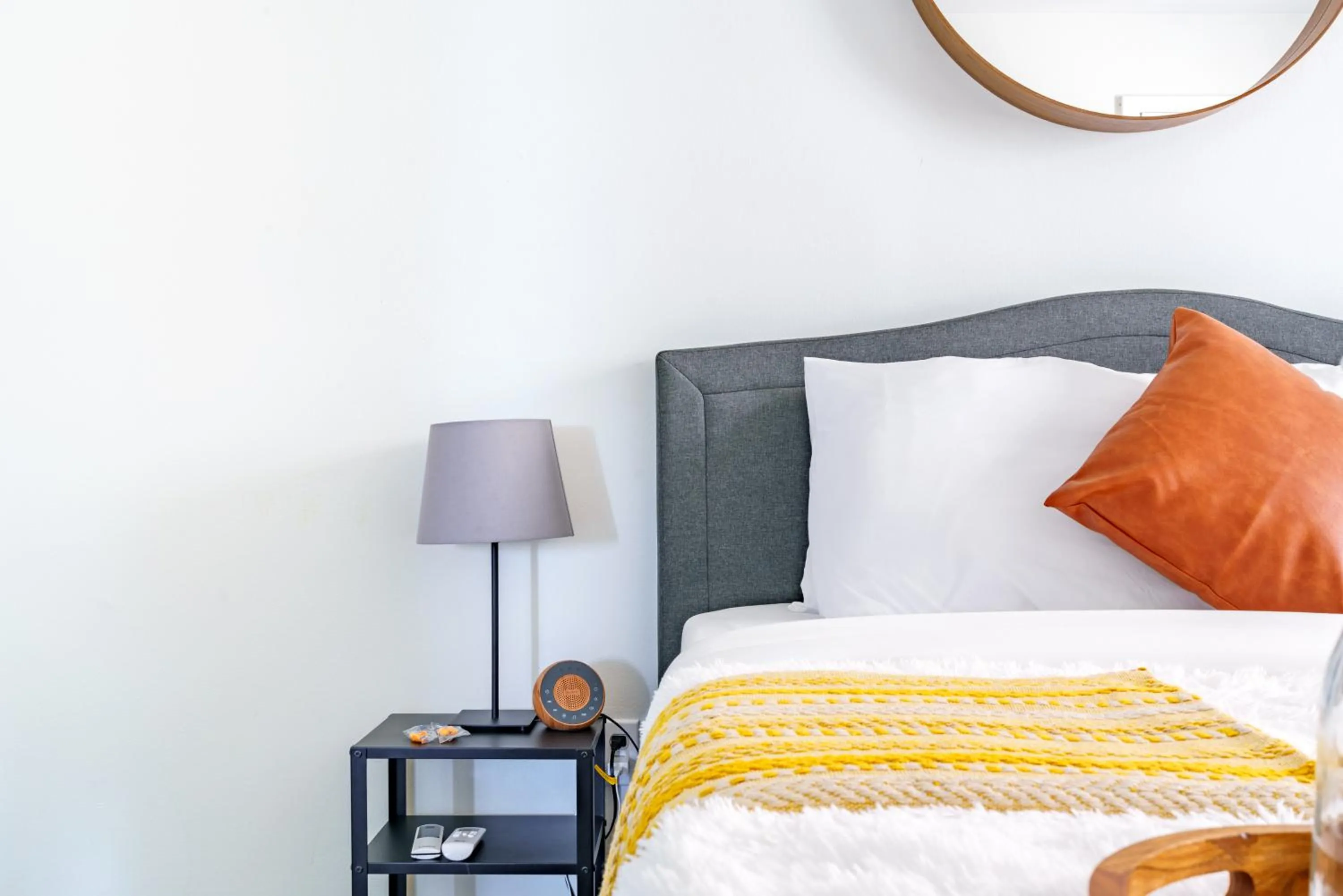 Bed in Jungle House Modern Lofts - Arena District & Short North