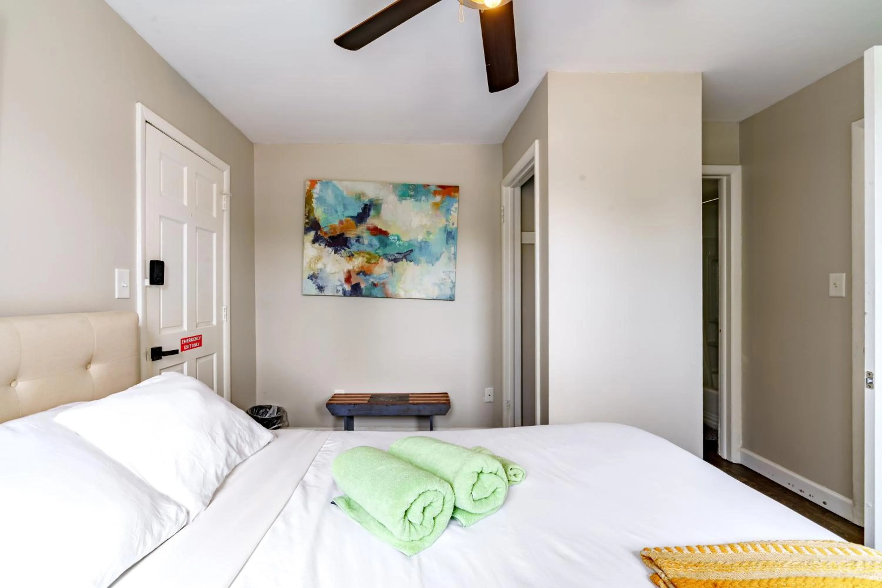 Bed in Jungle House Modern Lofts - Arena District & Short North